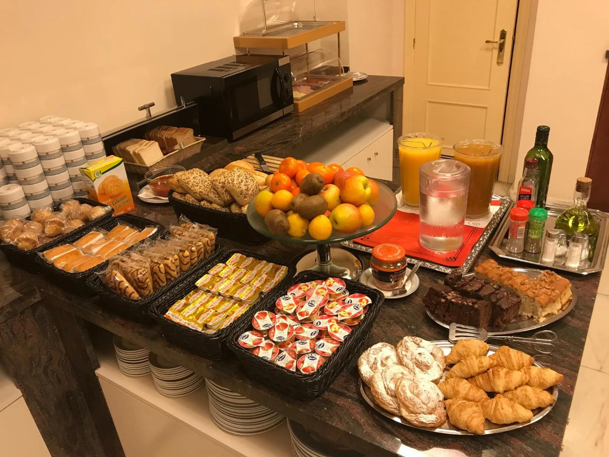 Breakfast in Hotel Adsubia