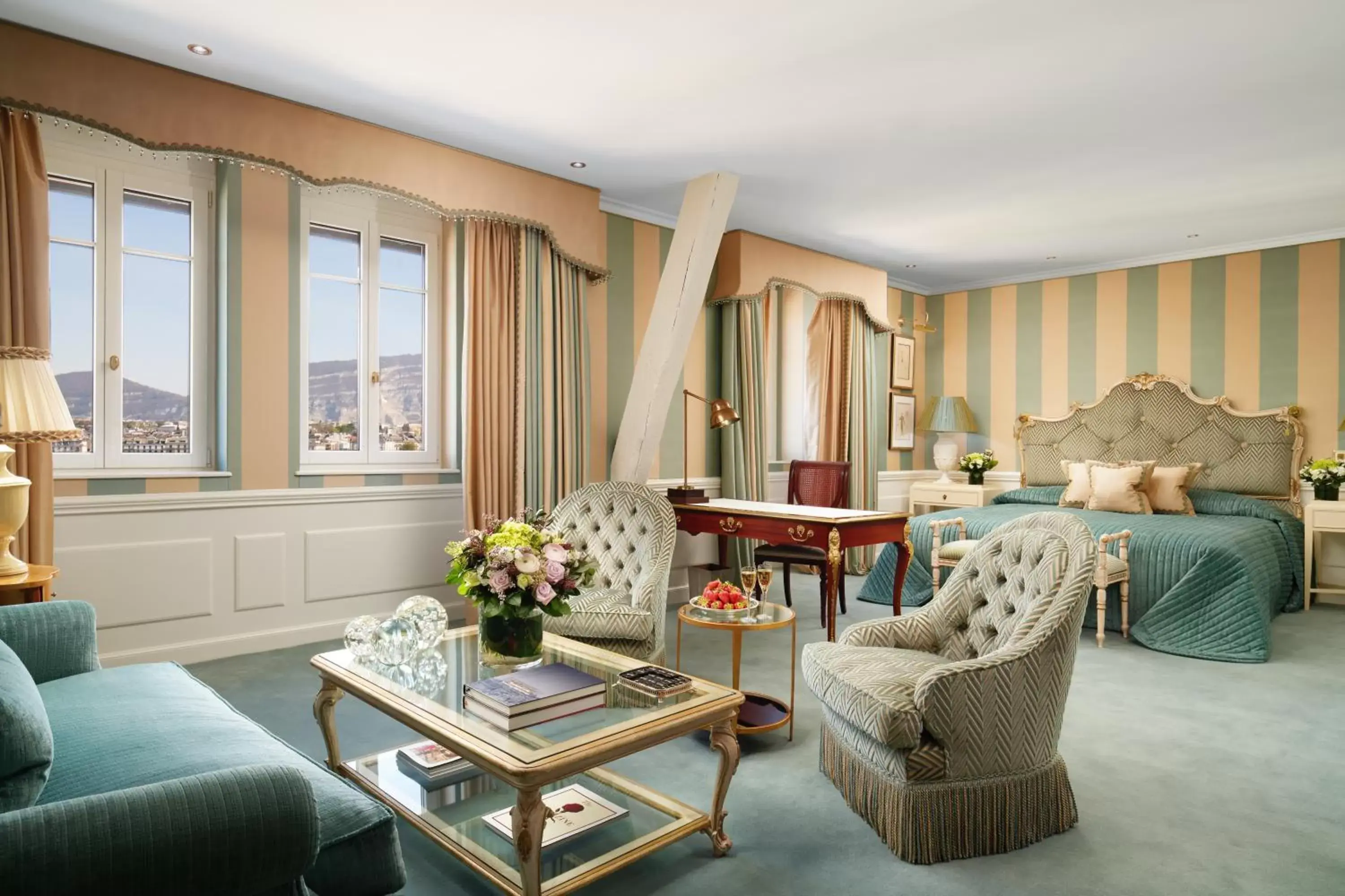 Living room, Seating Area in Hotel d'Angleterre