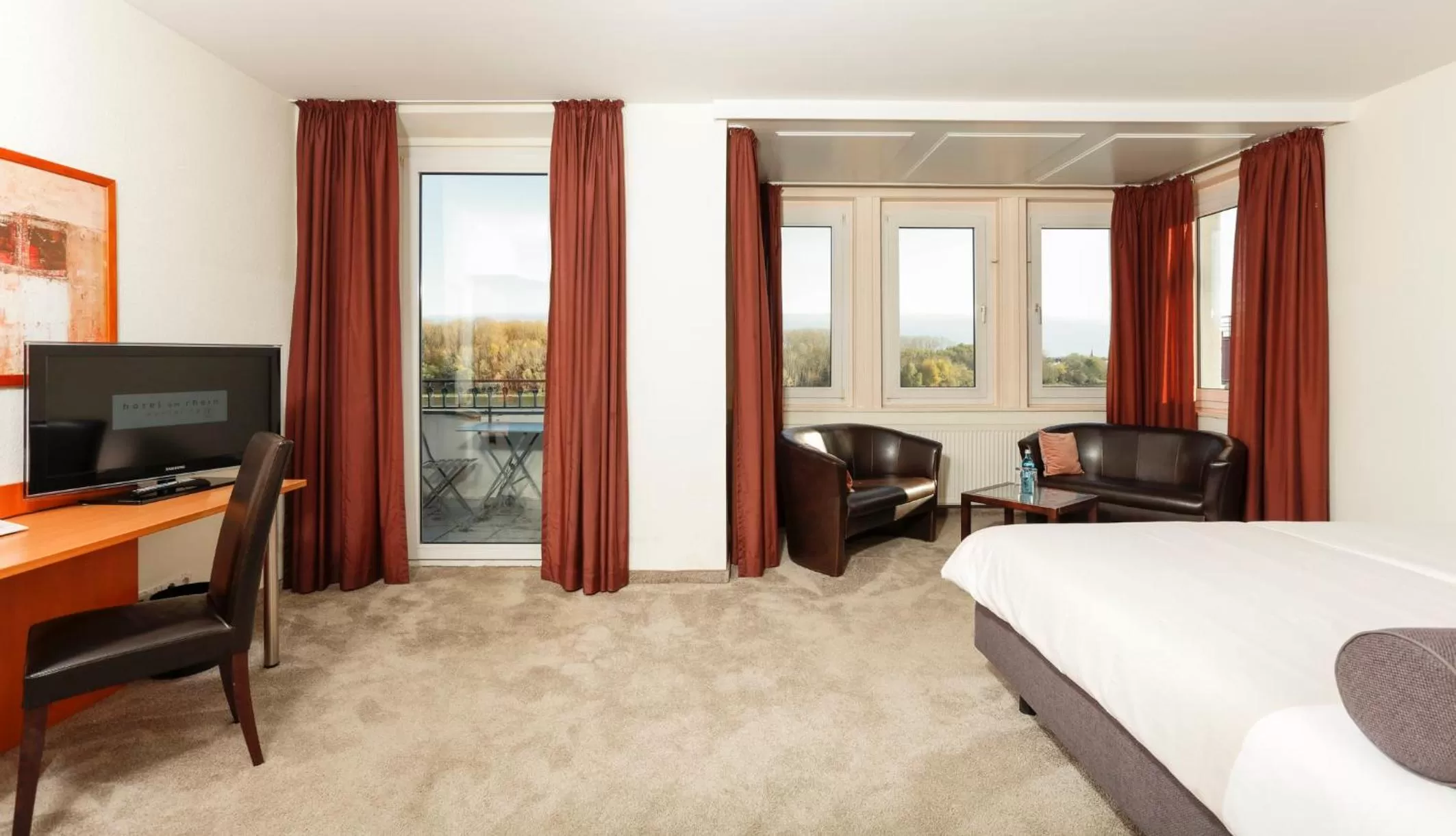 TV and multimedia, Bed in Hotel am Rhein