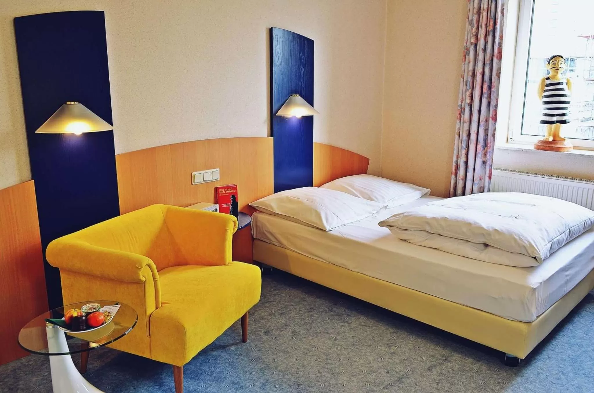 Large Single Room - single occupancy in Retro - Art - Hotel Lünen
