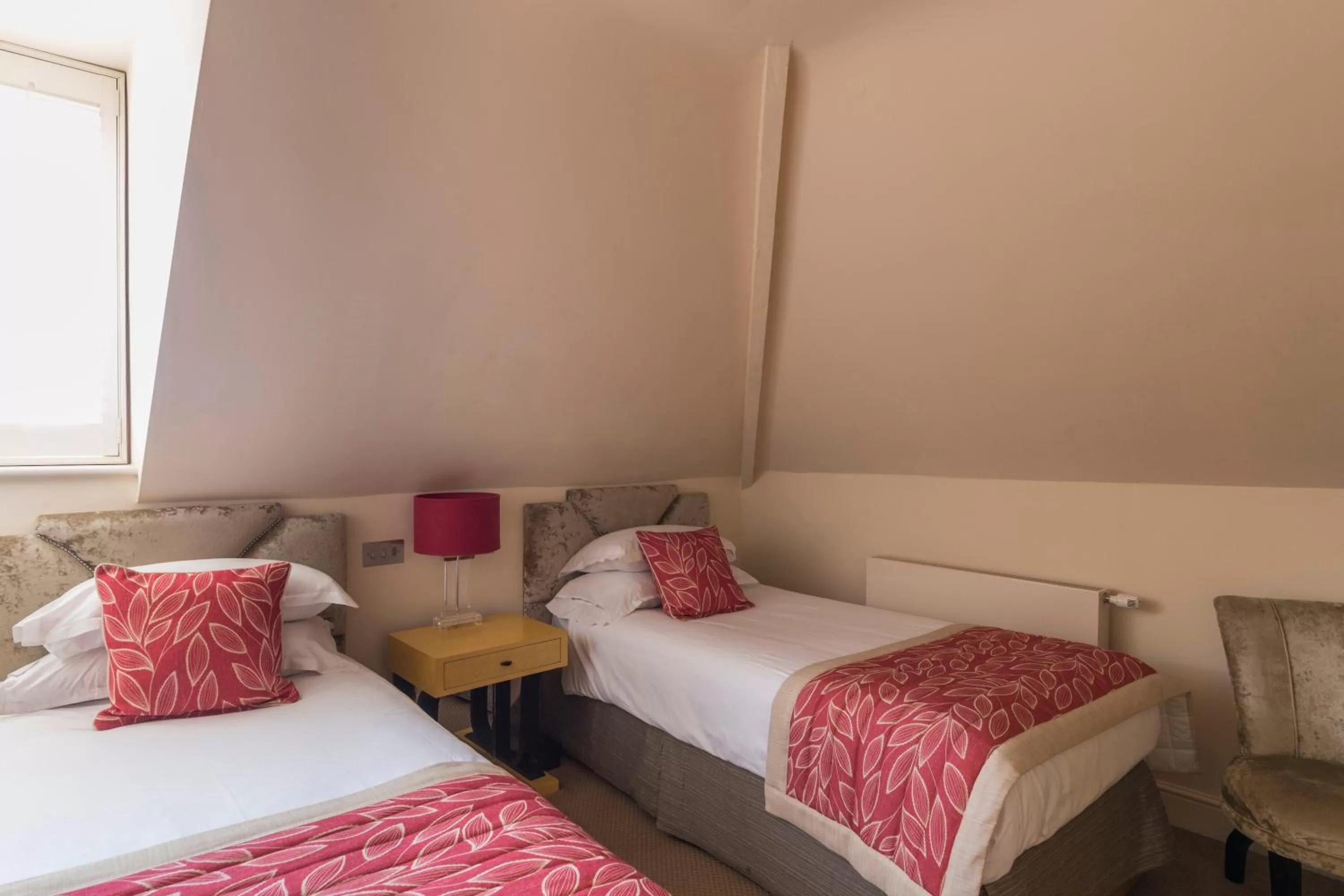 Superior Twin Room in The Kings Arms