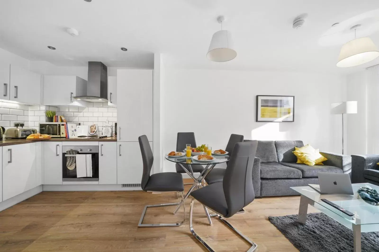 Kitchen or kitchenette, Kitchen/Kitchenette in Onyx O2 Arena Brindley Place Broad Street Large Spacious Apartment