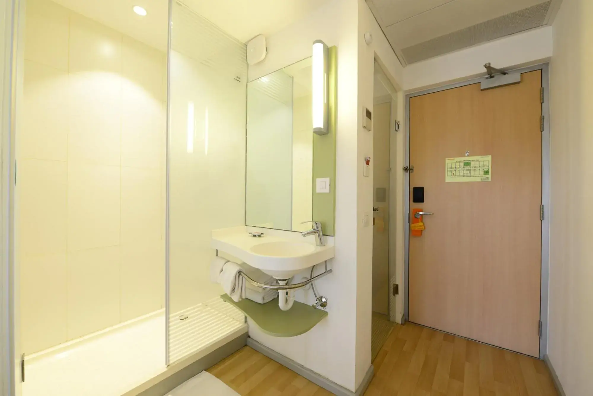 Superior Twin Room - single occupancy in Ginger Lucknow Superior Twin Room - single occupancy in Ginger Lucknow