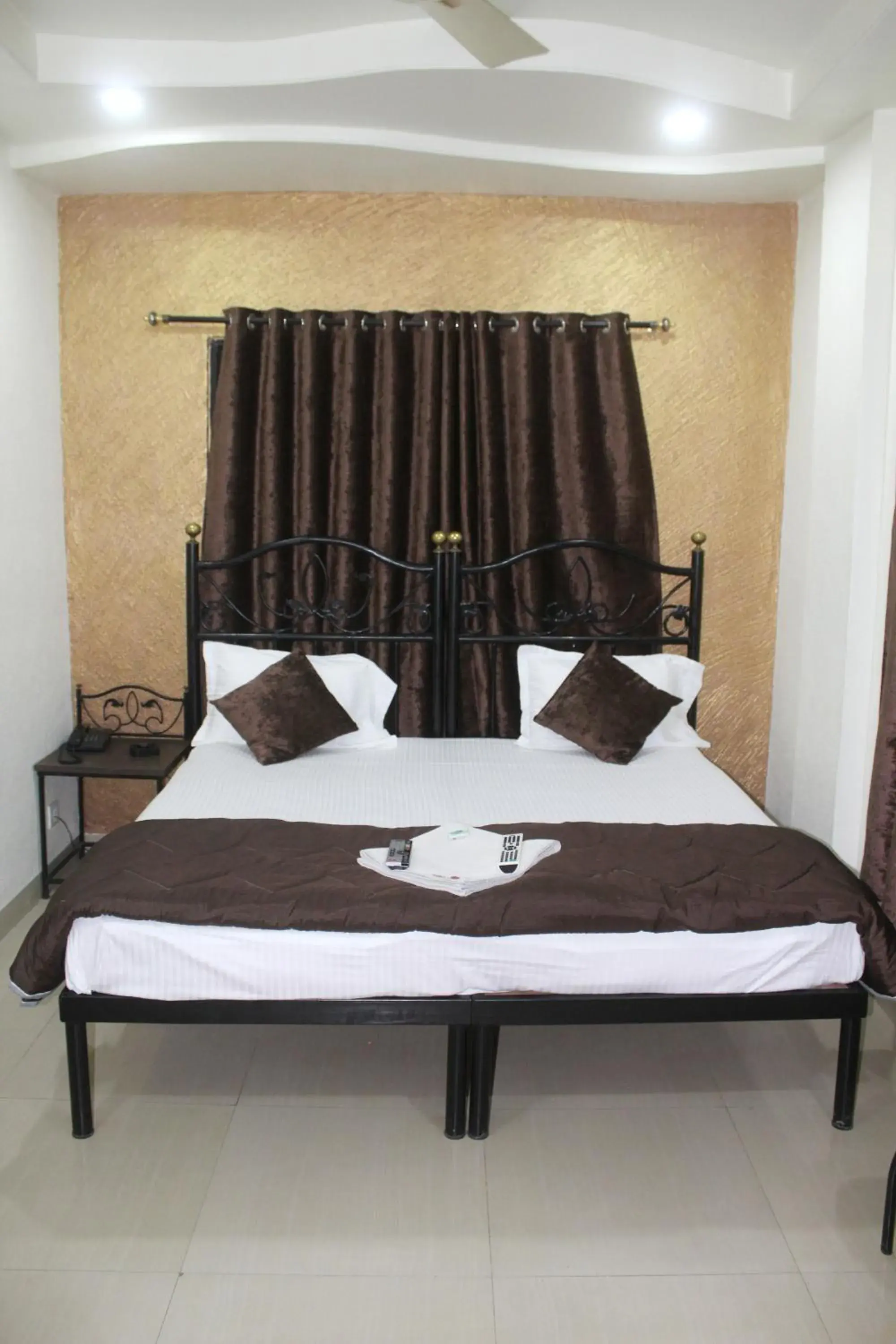 Bed in Hotel Preetam