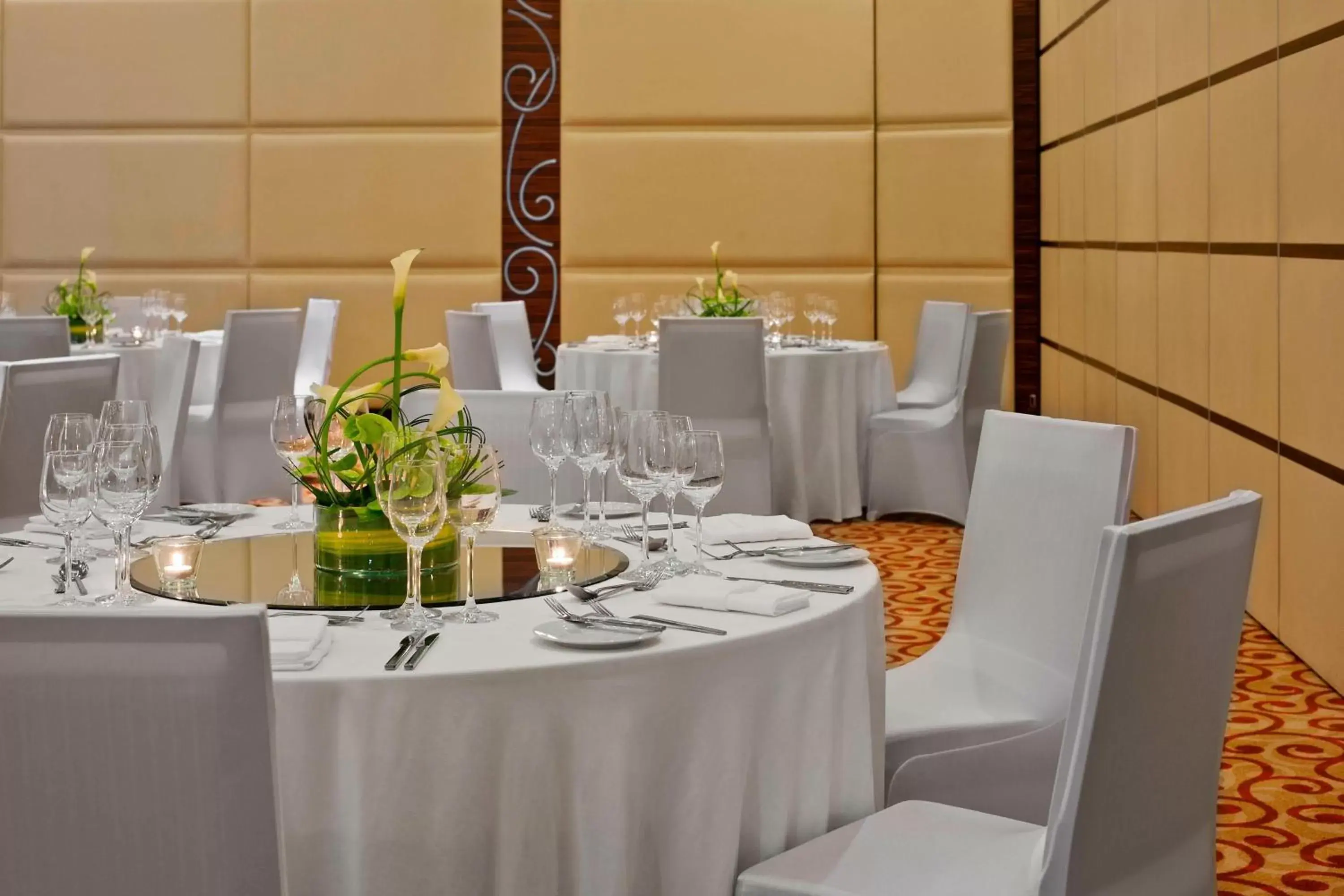 Meeting/conference room, Restaurant/Places to Eat in The Westin Dubai Mina Seyahi Beach Resort and Waterpark