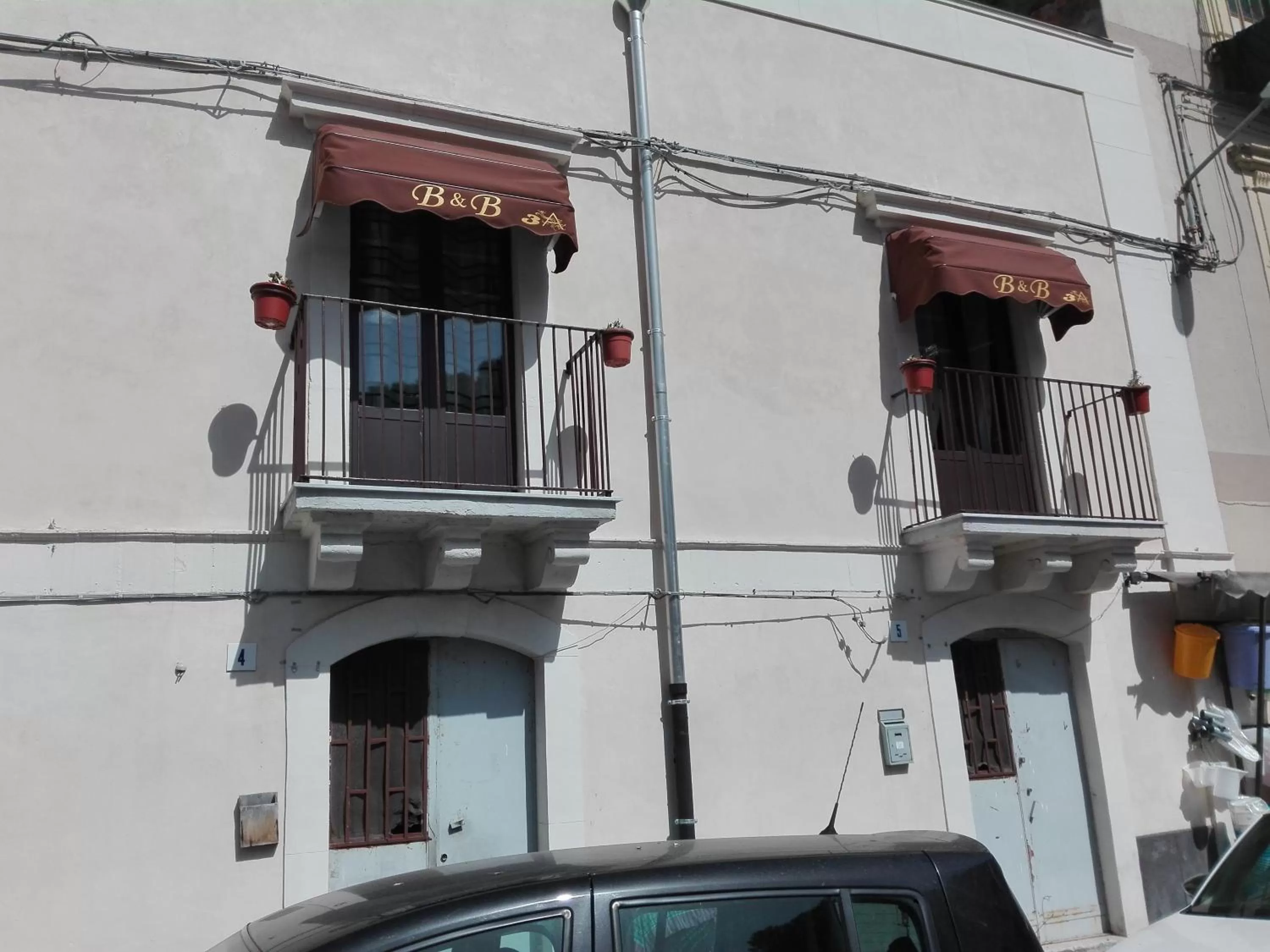 Facade/entrance in 3 A b&b