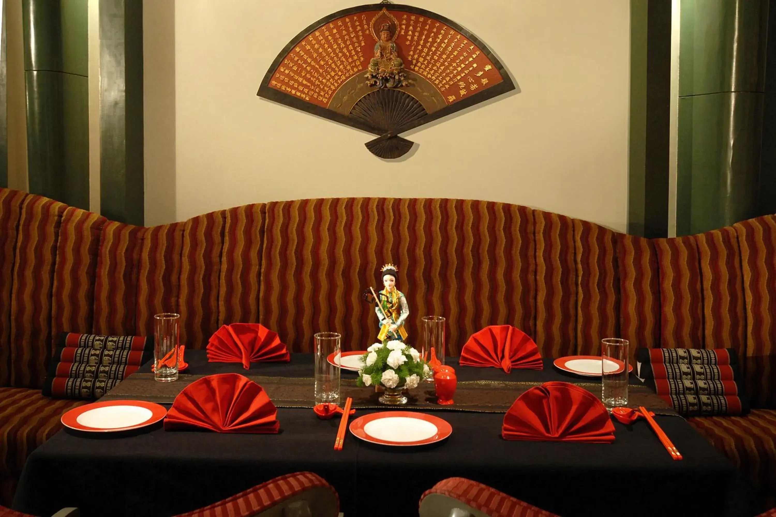 Restaurant/places to eat, Seating Area in The Manohar Hyderabad