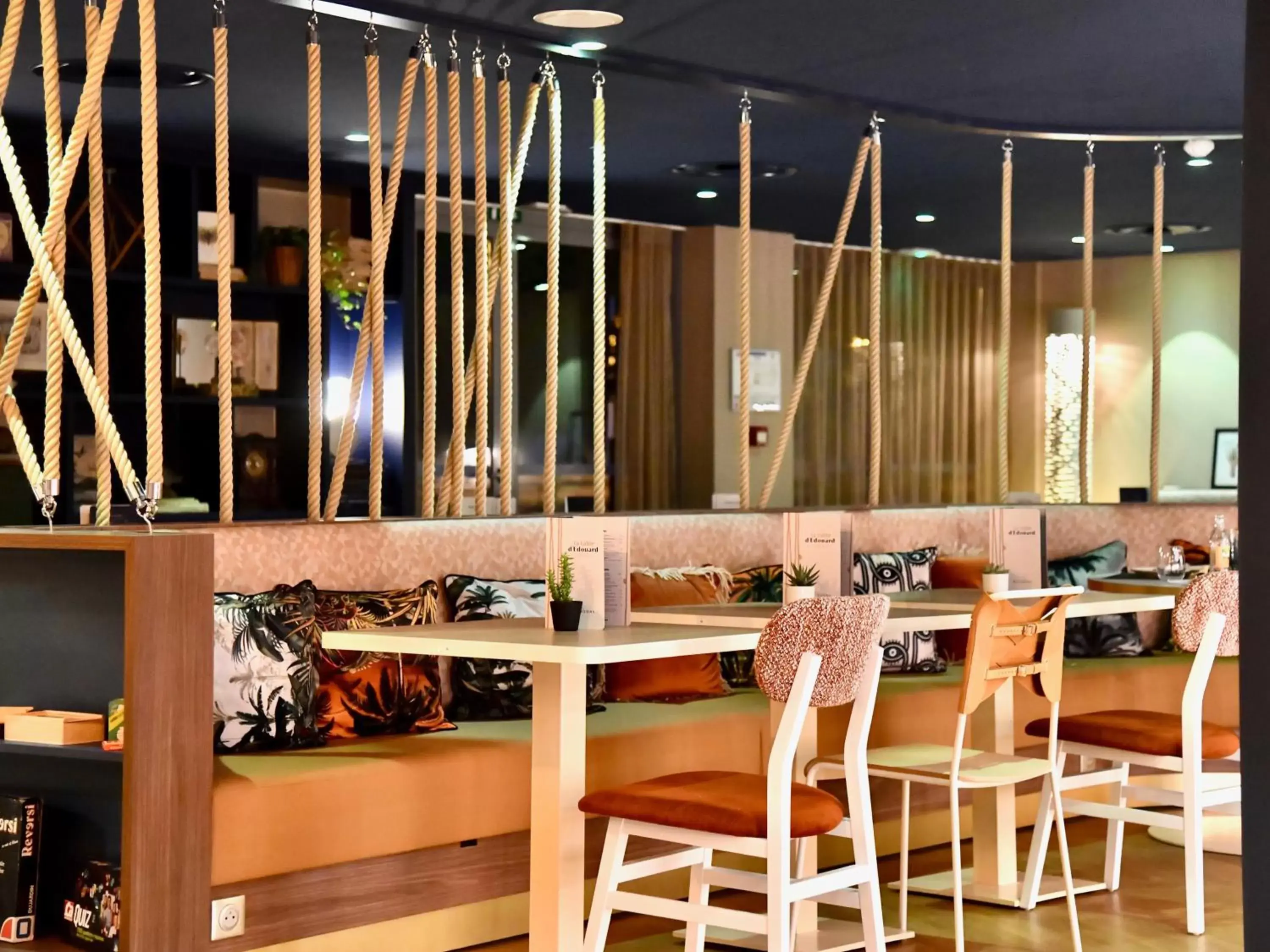 Restaurant/Places to Eat in ibis Styles Nantes Reze Aéroport