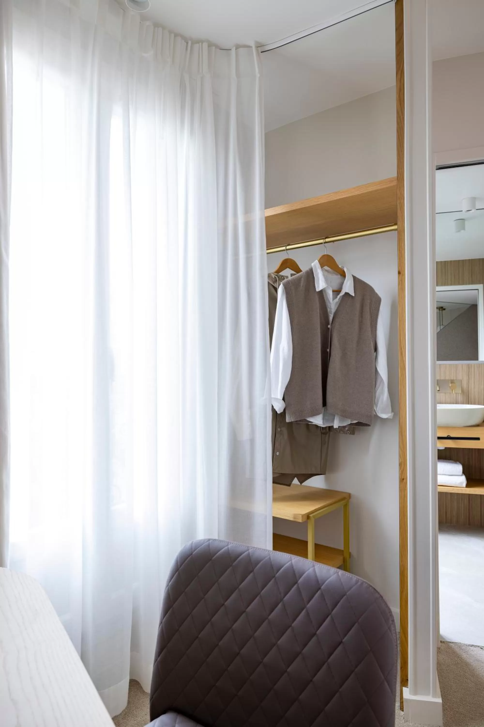 Bedroom, Bed in Hôtel Beige