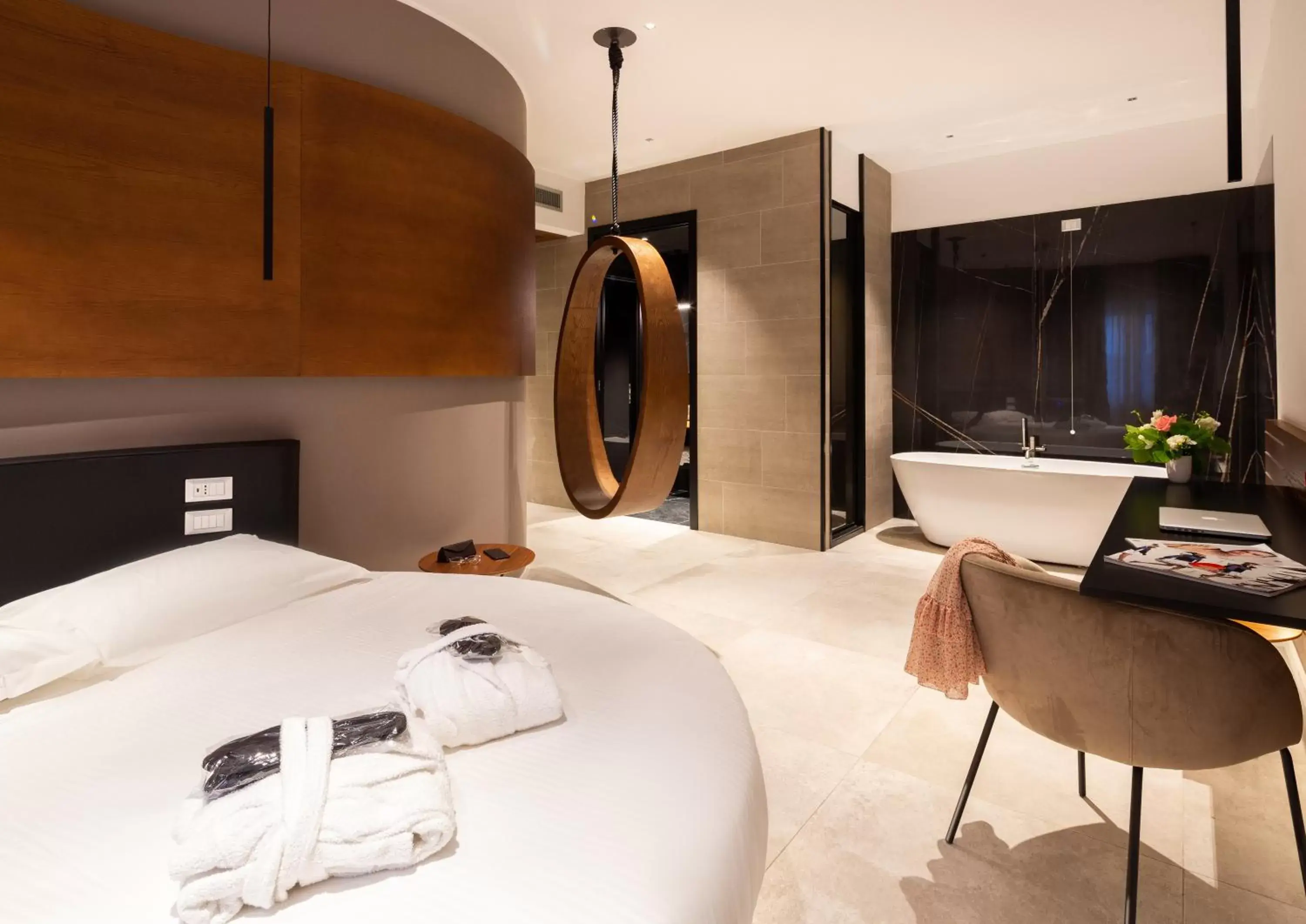 Bedroom, Bed in The Corner Duomo Hotel
