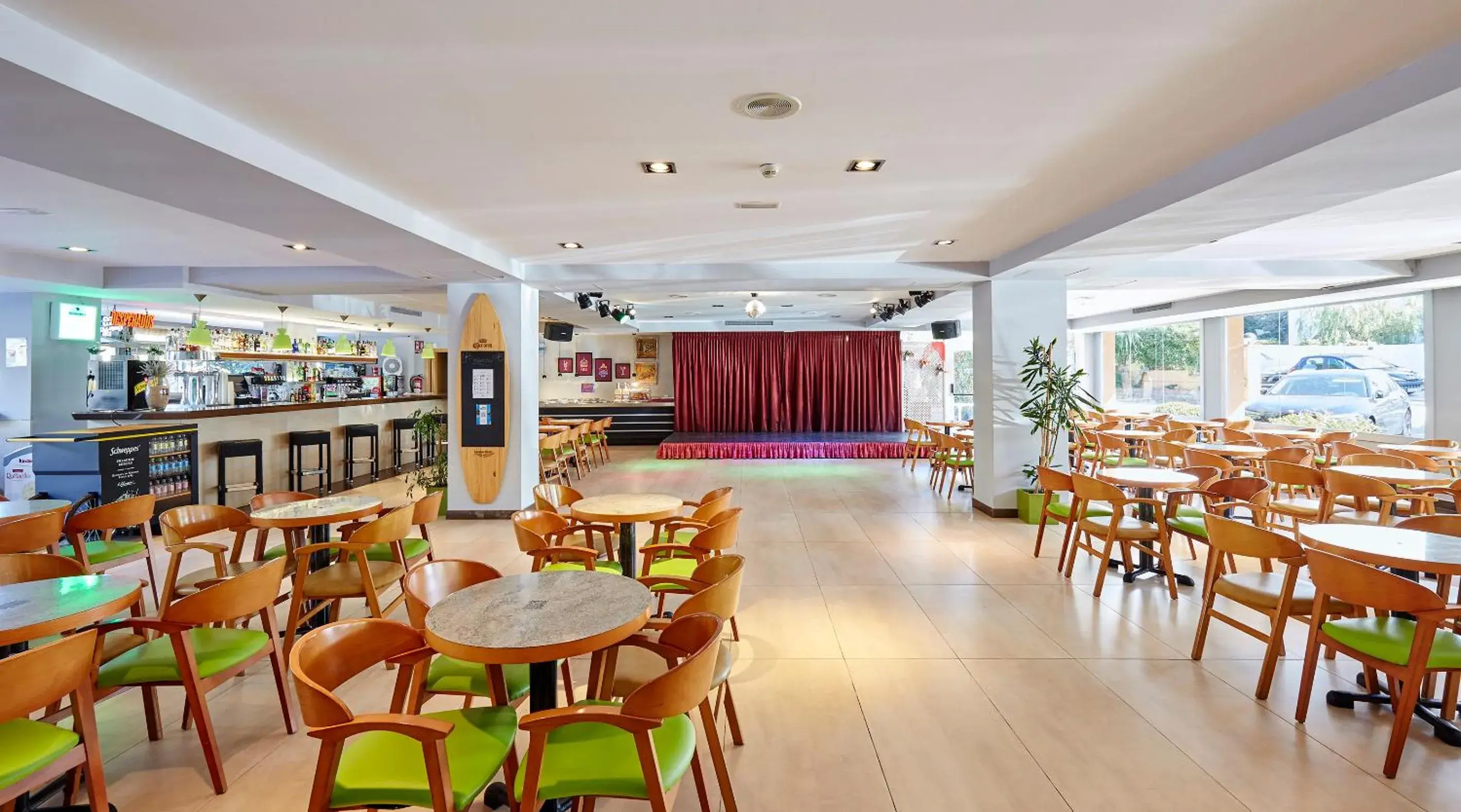 Lounge or bar in Hotel Surf Mar Lounge or bar in Hotel Surf Mar