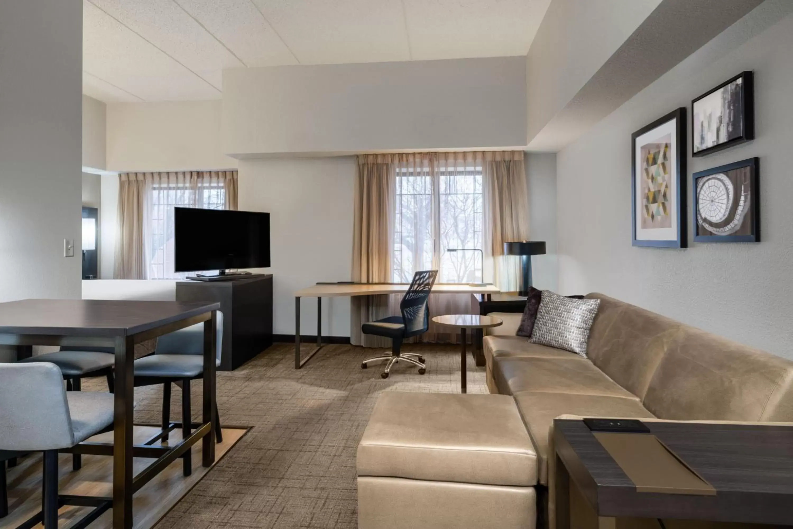 Photo of the whole room, Seating Area in Residence Inn by Marriott Chicago Oak Brook