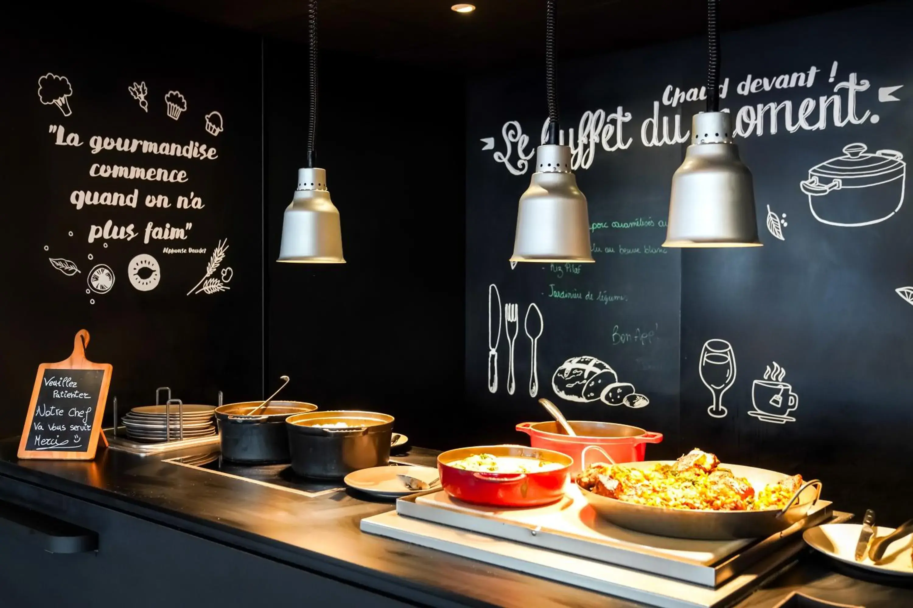 Restaurant/places to eat in Campanile Paris Ouest - Pont De Suresnes