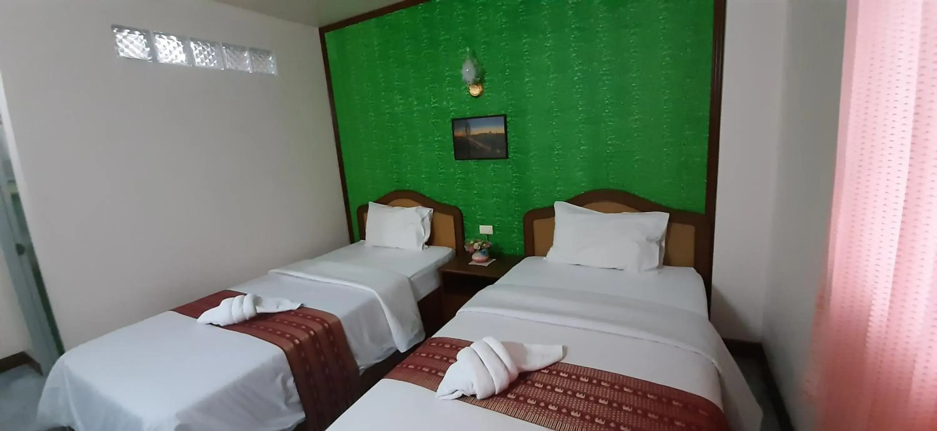 Bed in Thepparat Lodge Krabi