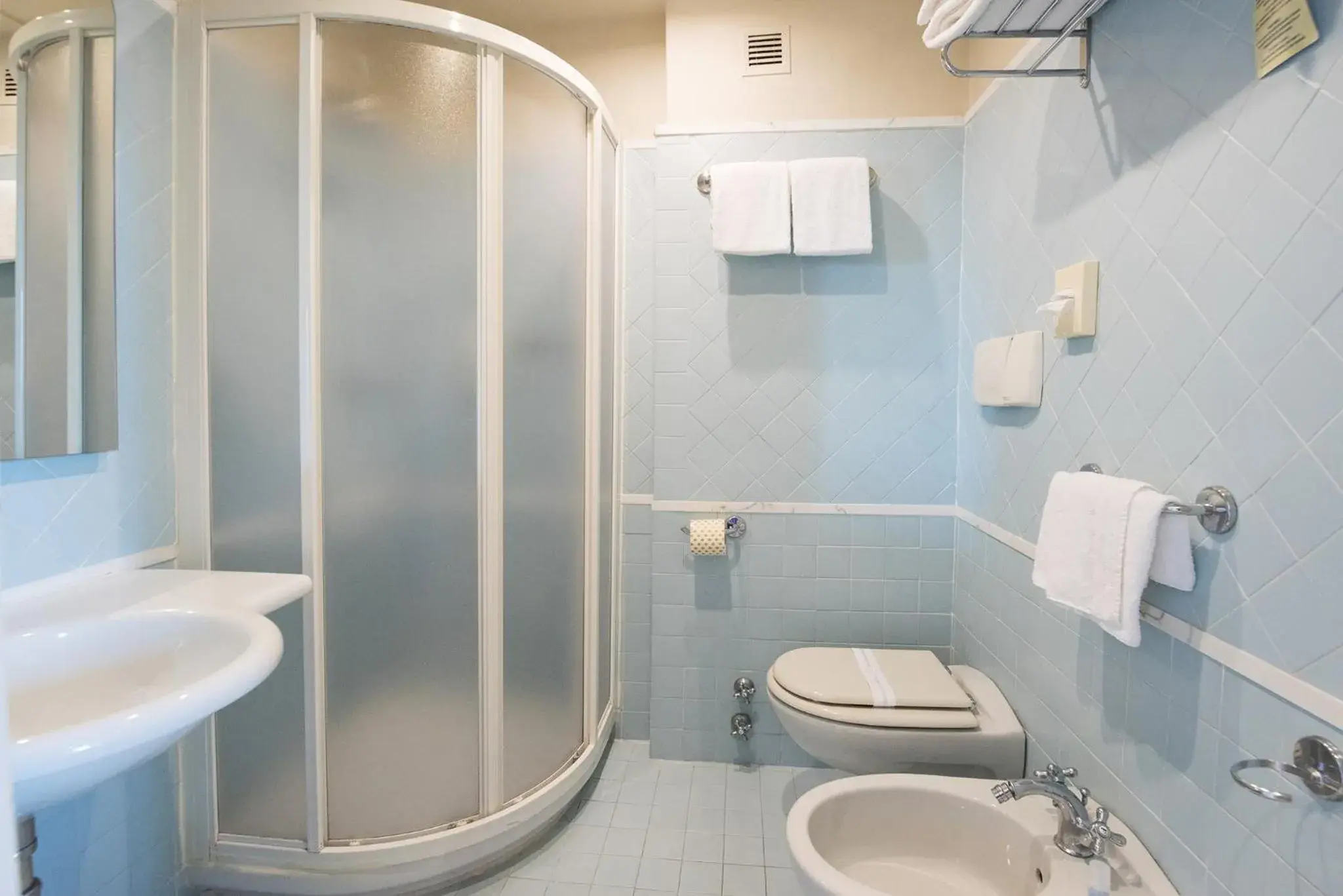 Bathroom in Hotel San Francisco