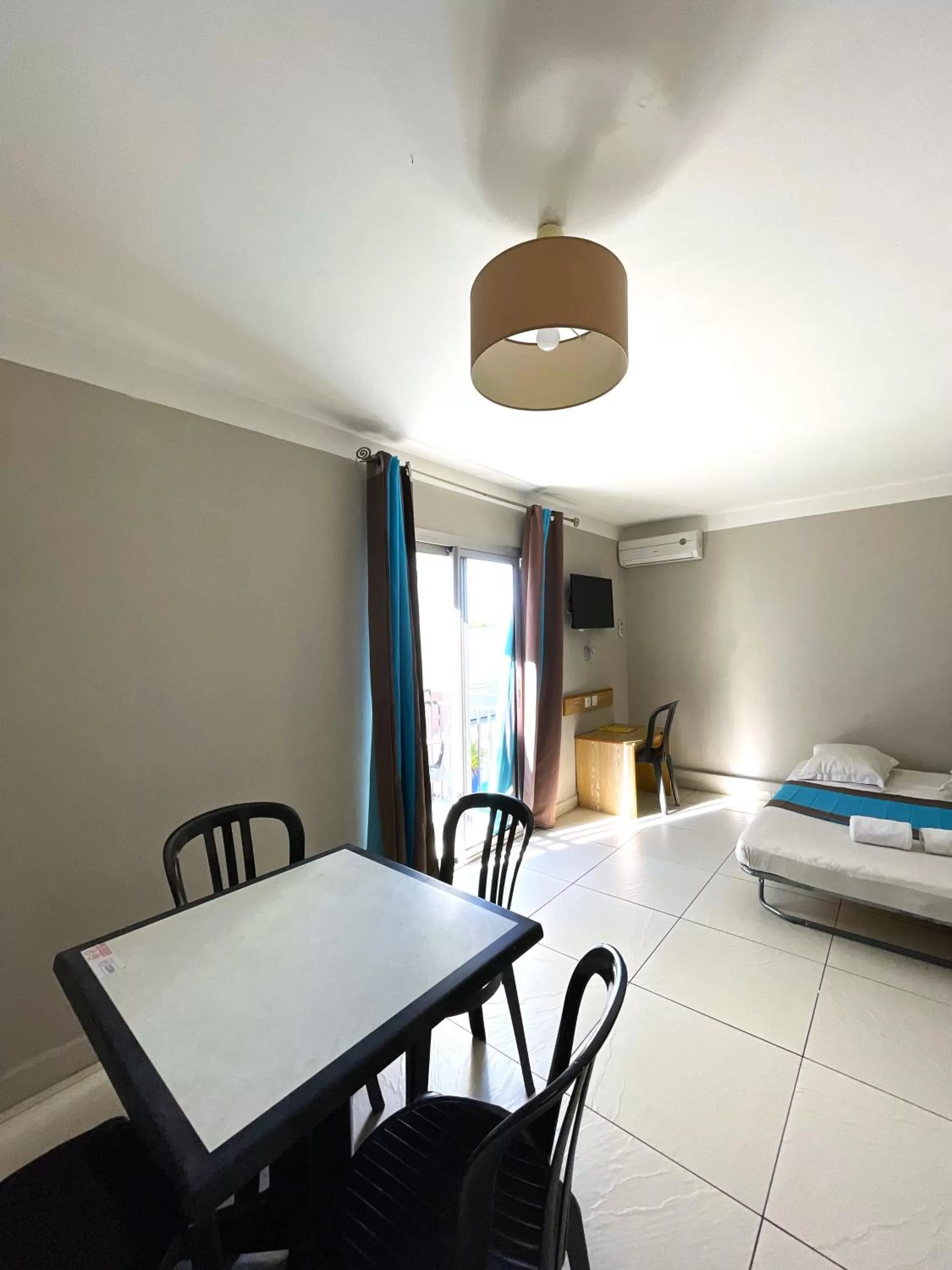 TV and multimedia, Bed in Hôtel Select - Réunion