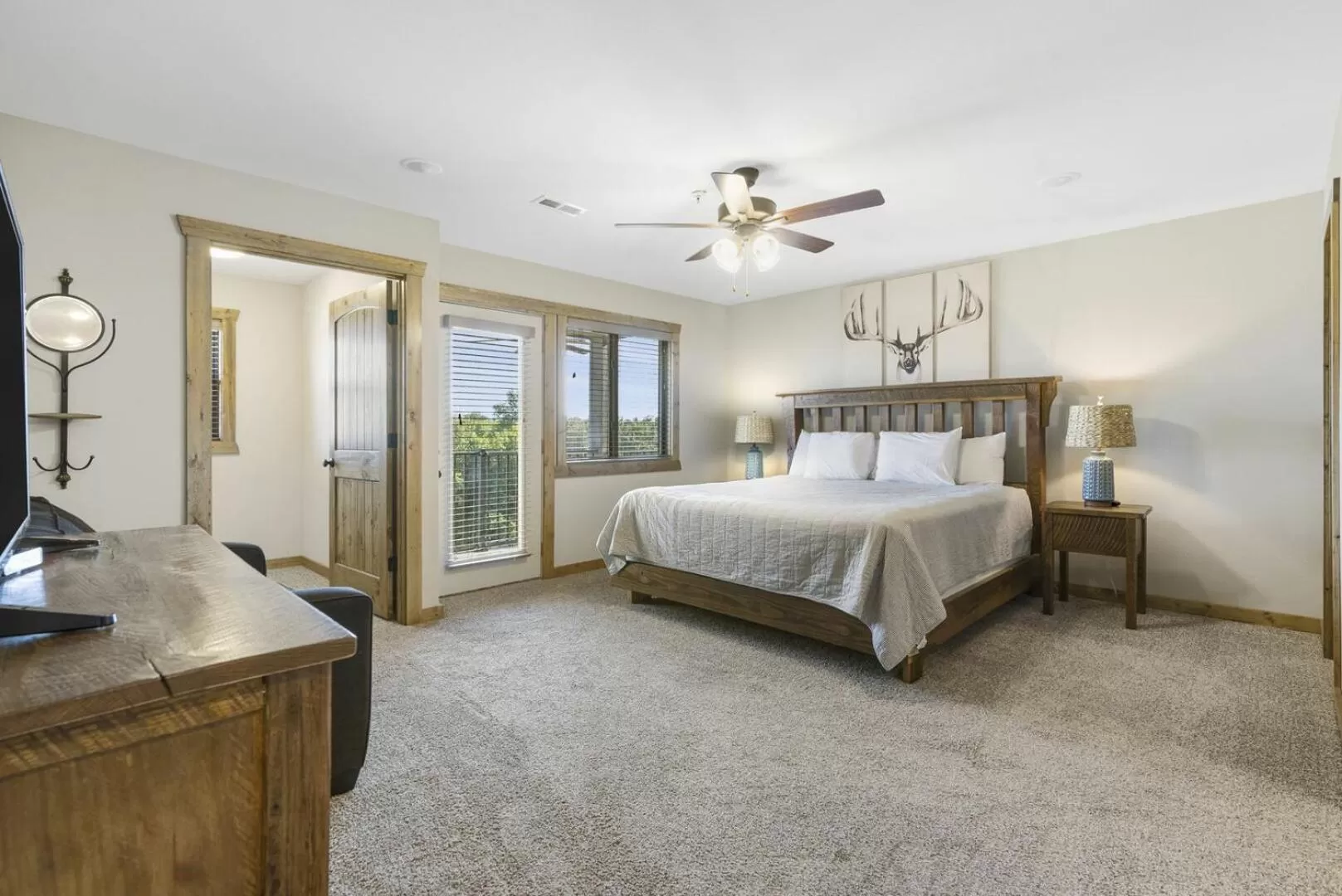 Bed in Table Rock Resorts at Indian Point