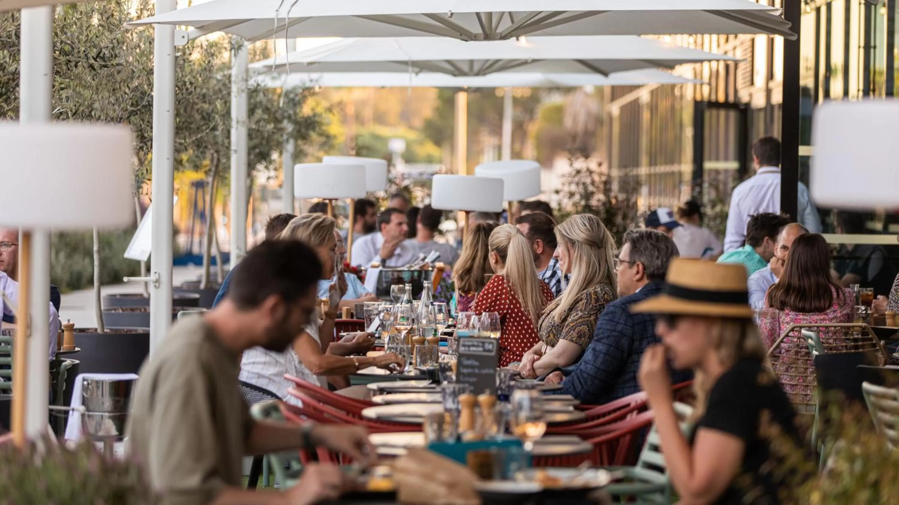 Restaurant/places to eat in Crowne Plaza - Nice - Grand Arenas by IHG