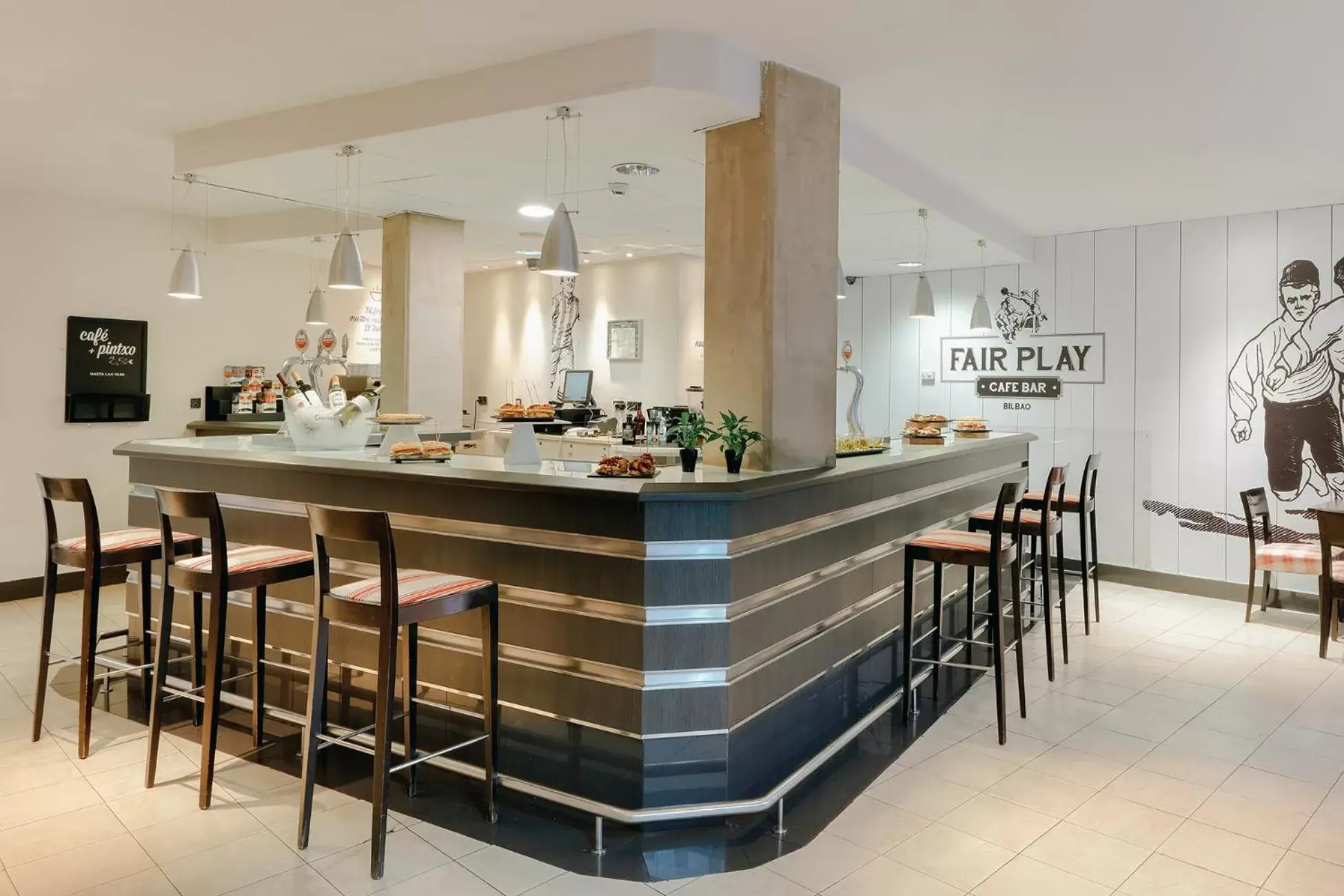 Lounge or bar in Abba Euskalduna Hotel Lounge or bar in Abba Euskalduna Hotel