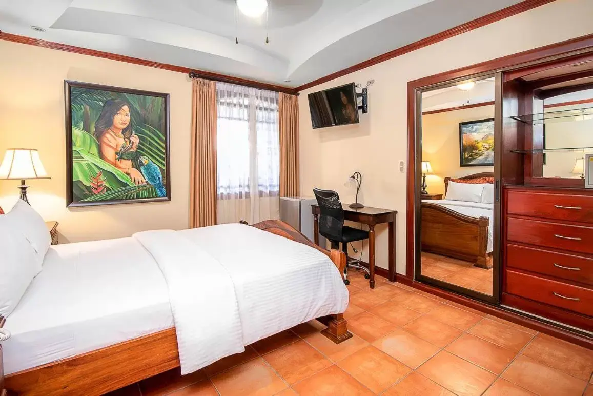 Bed in Hotel Casa Roland San Jose