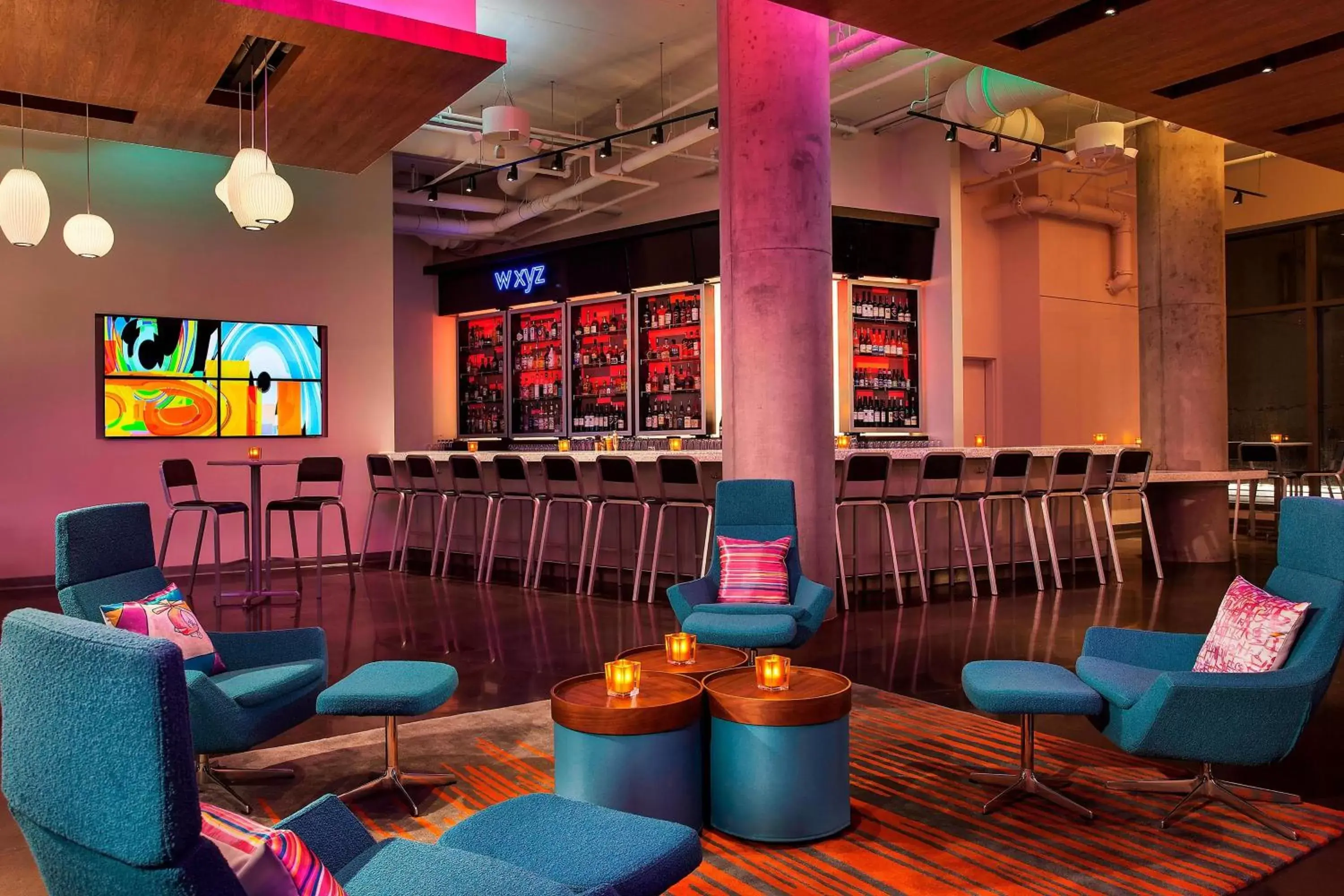 Restaurant/places to eat, Lounge/Bar in Aloft Boston Seaport District