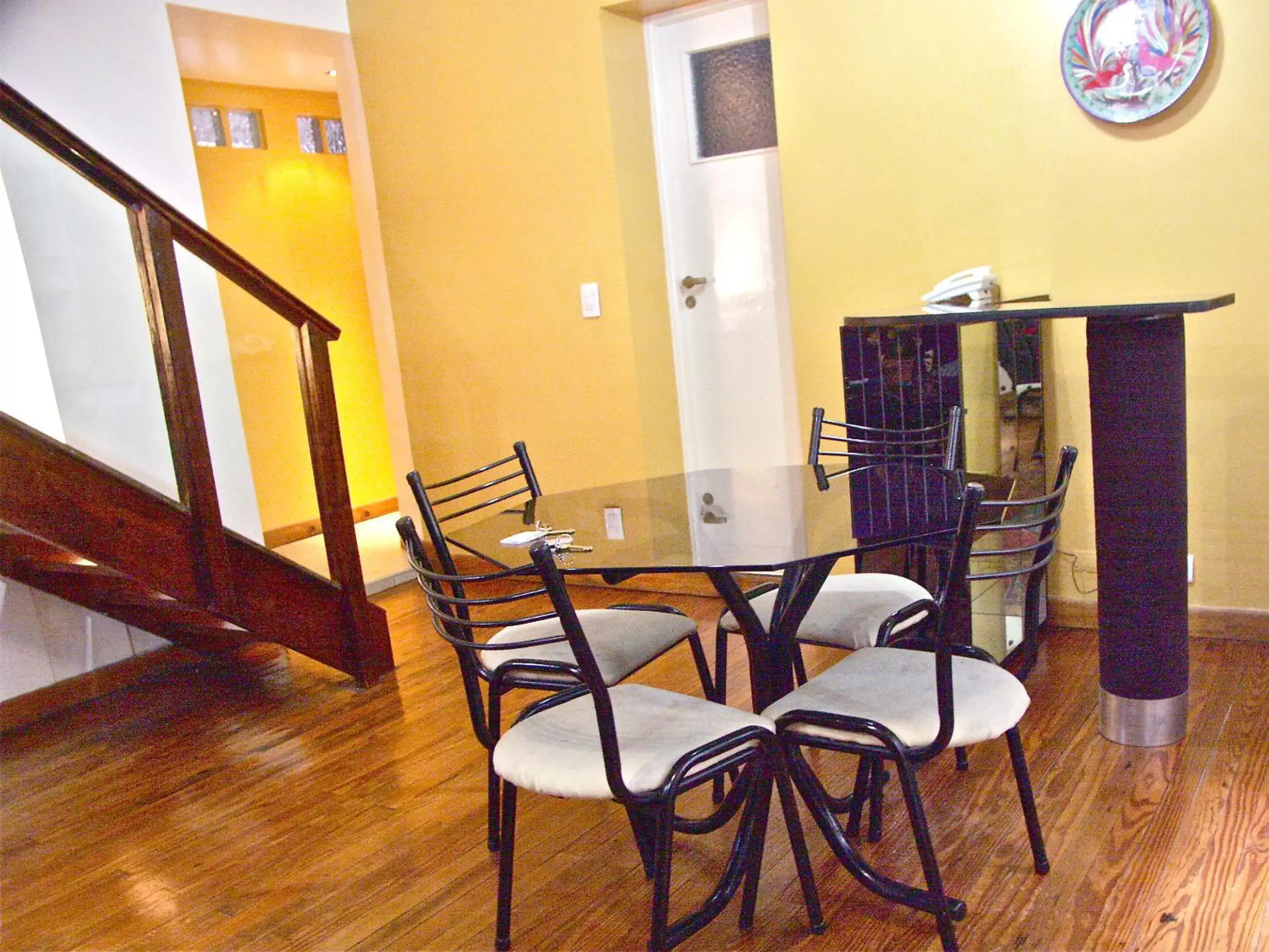 Dining Area in Loft Argentino Apart Buenos Aires