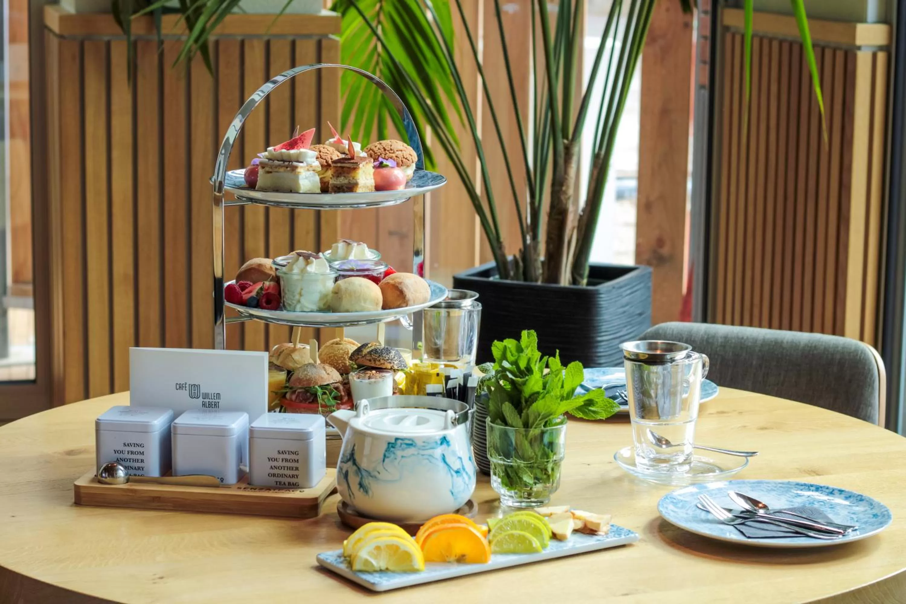 Restaurant/places to eat in The Market Hotel