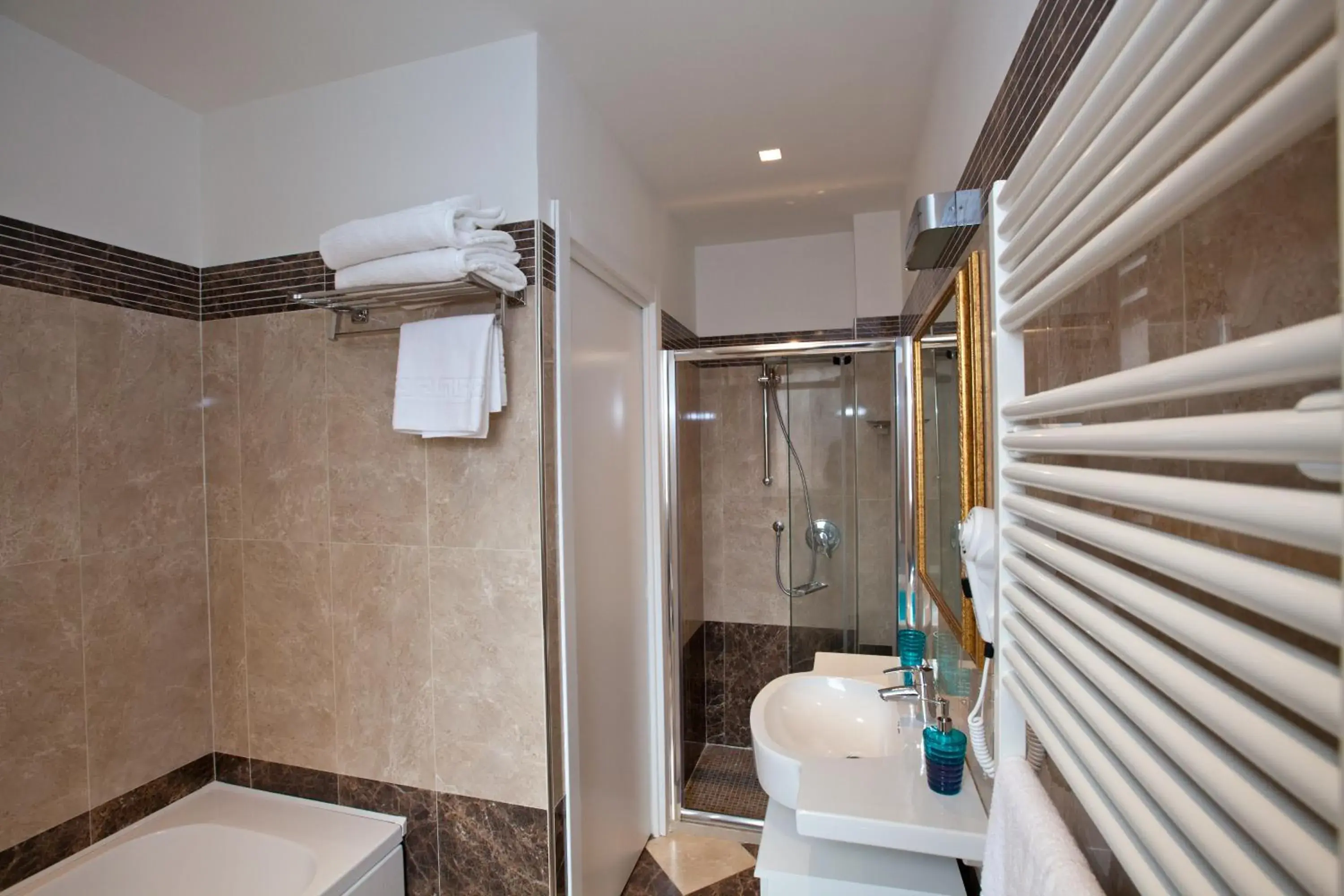 Shower, Bathroom in Hotel Residence Villa Del Mare