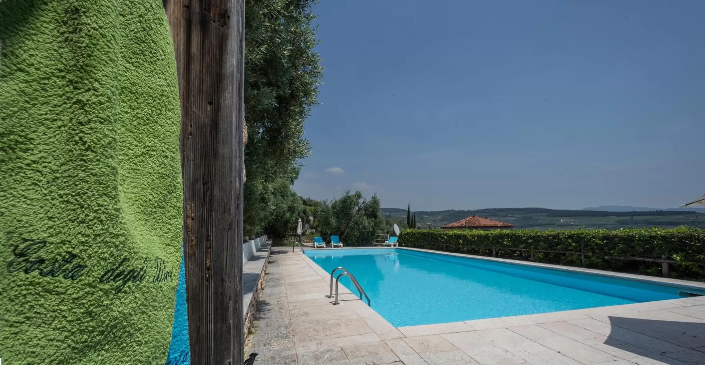 Swimming Pool in Costa degli Ulivi