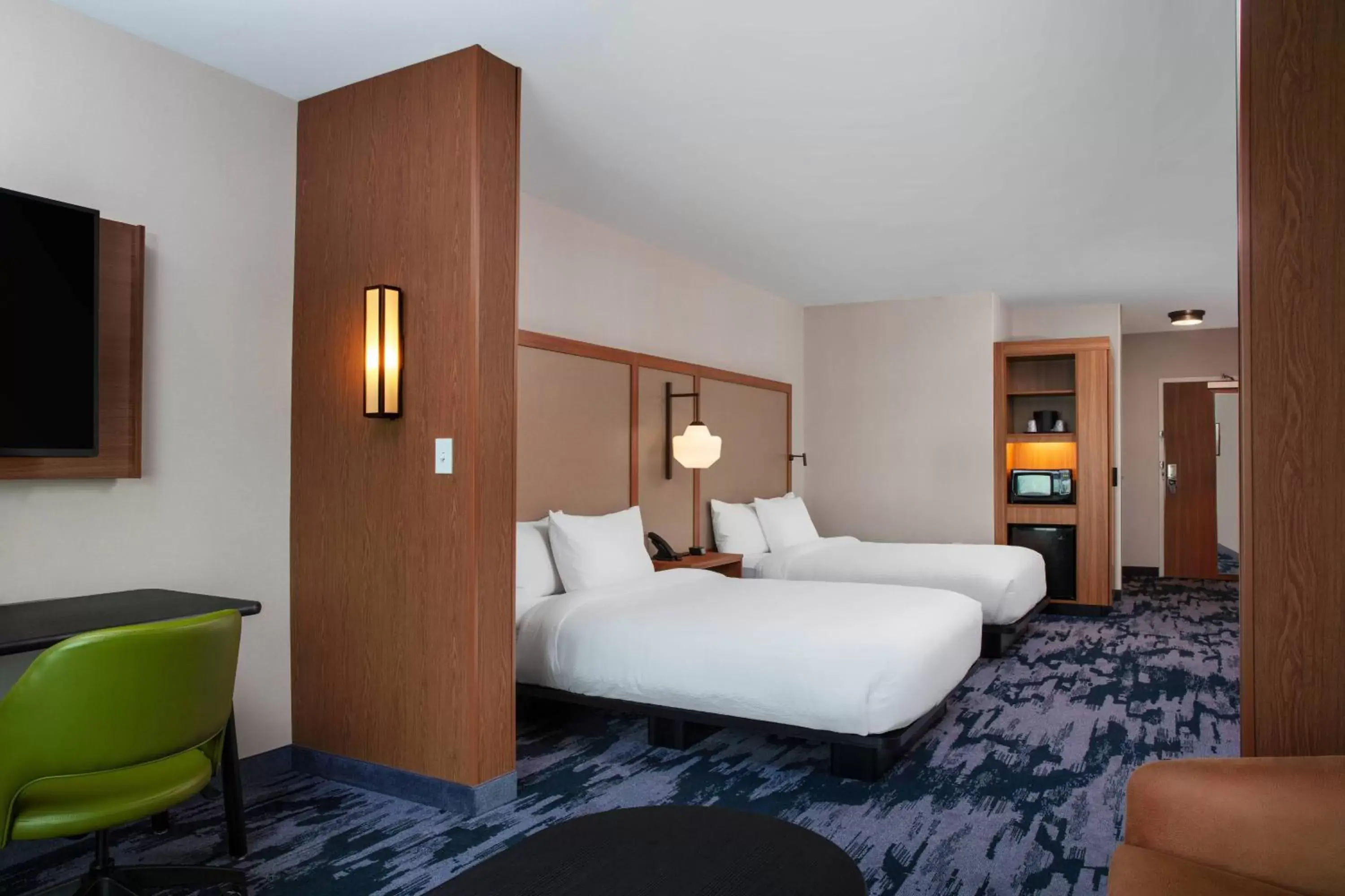 Photo of the whole room, Bed in Fairfield by Marriott Inn & Suites Lebanon Near Expo Center