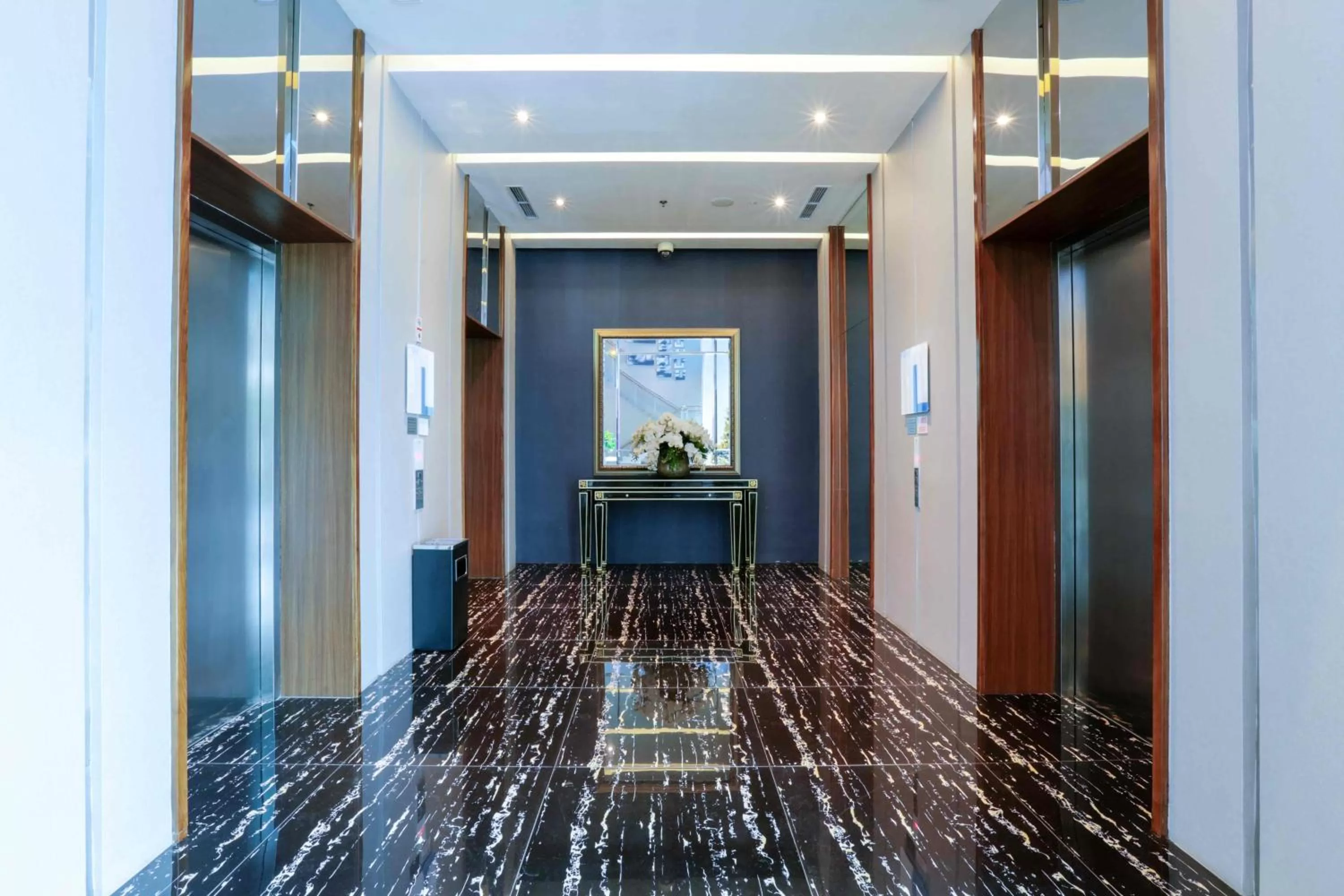 Communal lounge/ TV room in Holiday Inn Express Jakarta International Expo by IHG