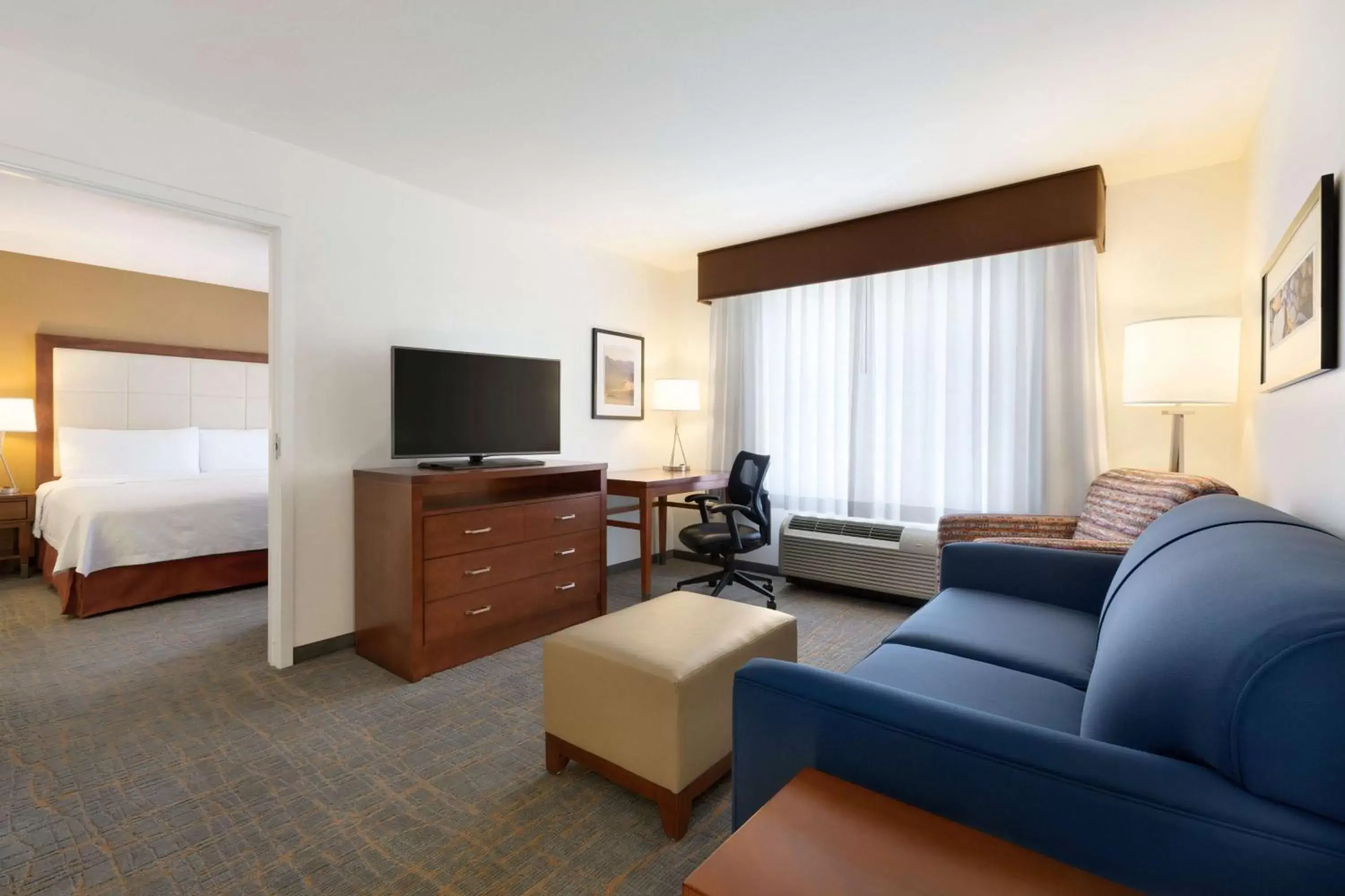 Bed, Seating Area in Homewood Suites By Hilton Las Vegas Airport
