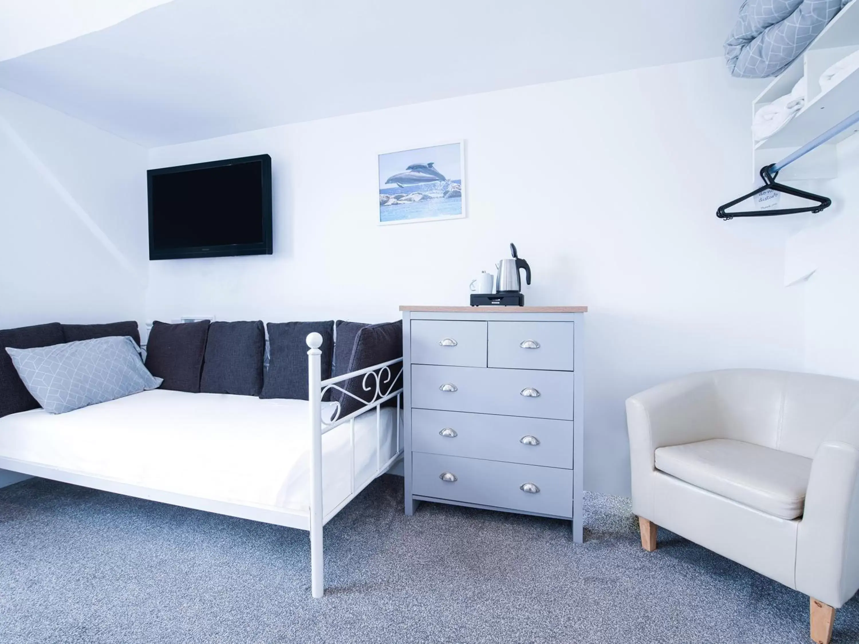 Bedroom, Seating Area in OYO Pier Hotel