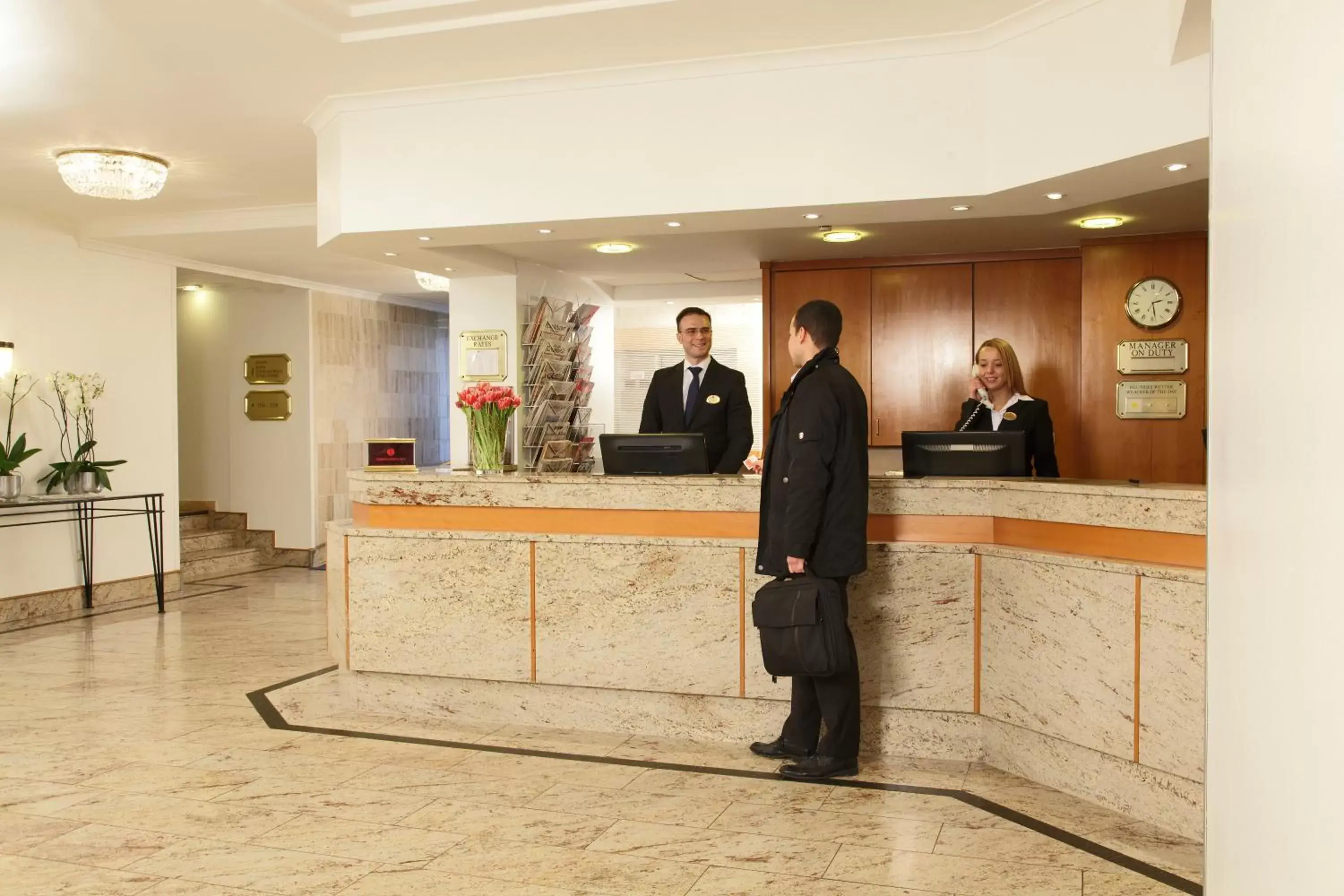 Lobby or reception, Lobby/Reception in H4 Hotel Frankfurt Messe