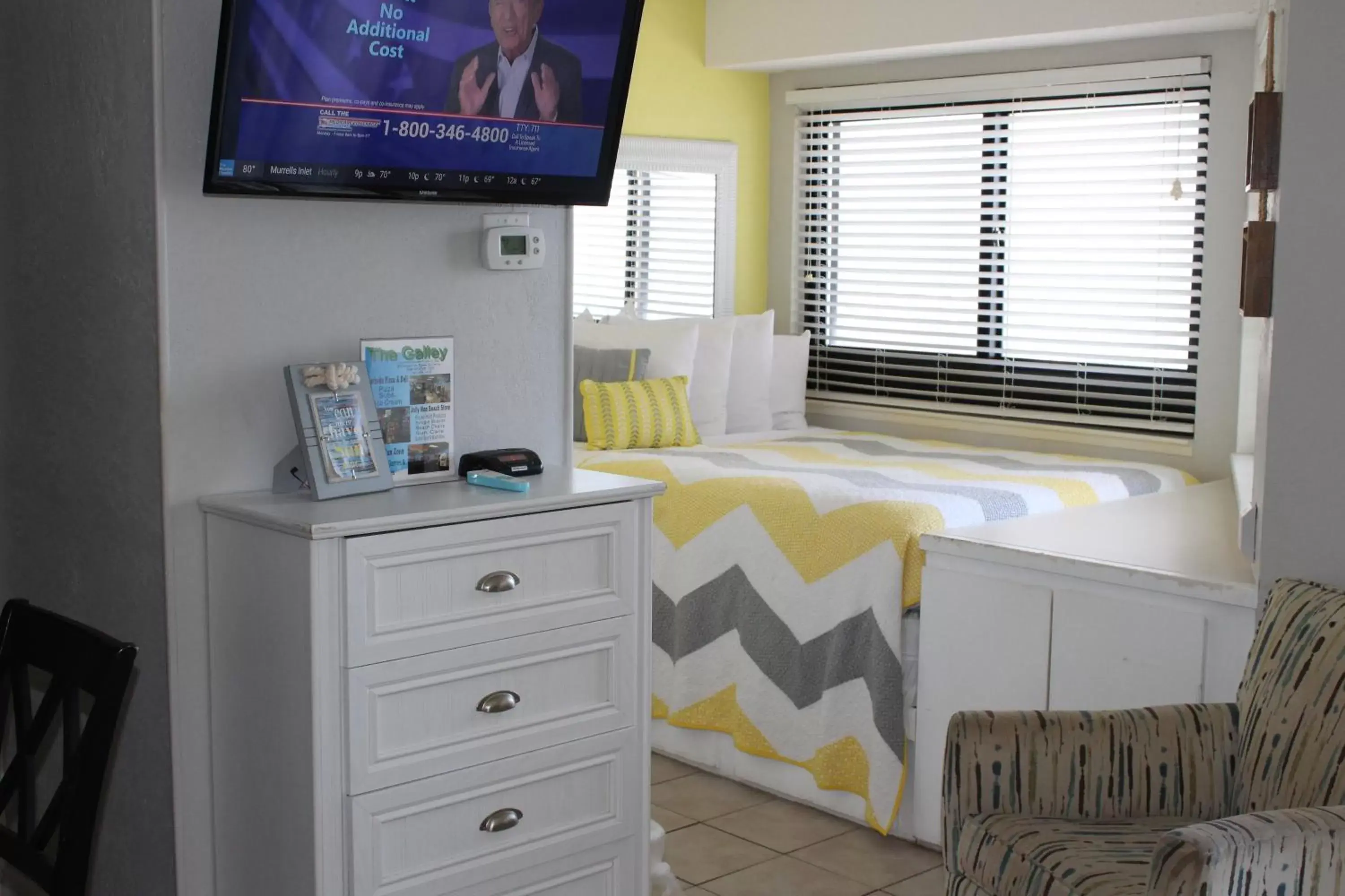Bed, TV/Entertainment Center in Myrtle Beach Resort