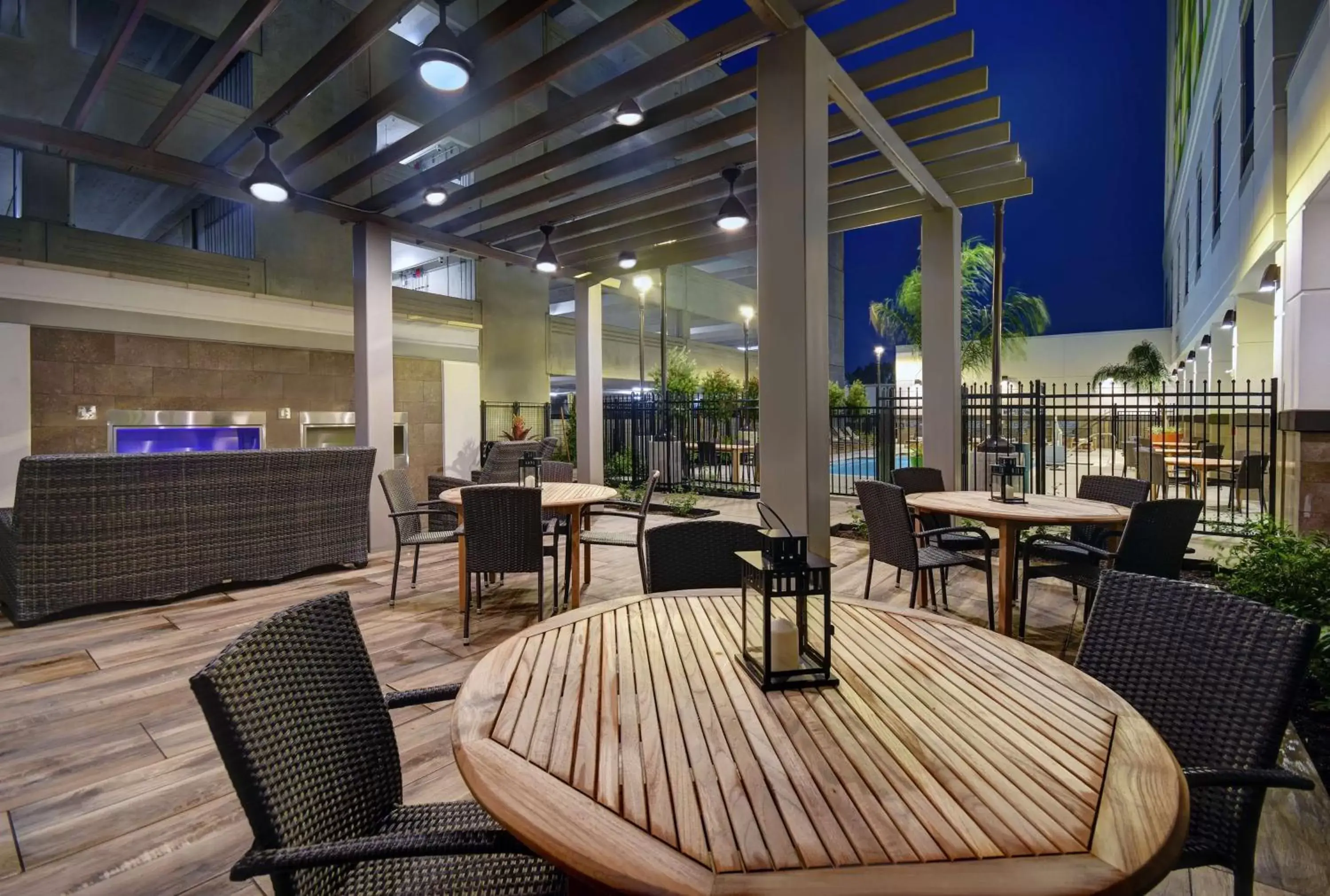 Patio, Restaurant/Places to Eat in Hilton Garden Inn Houston Medical Center, TX