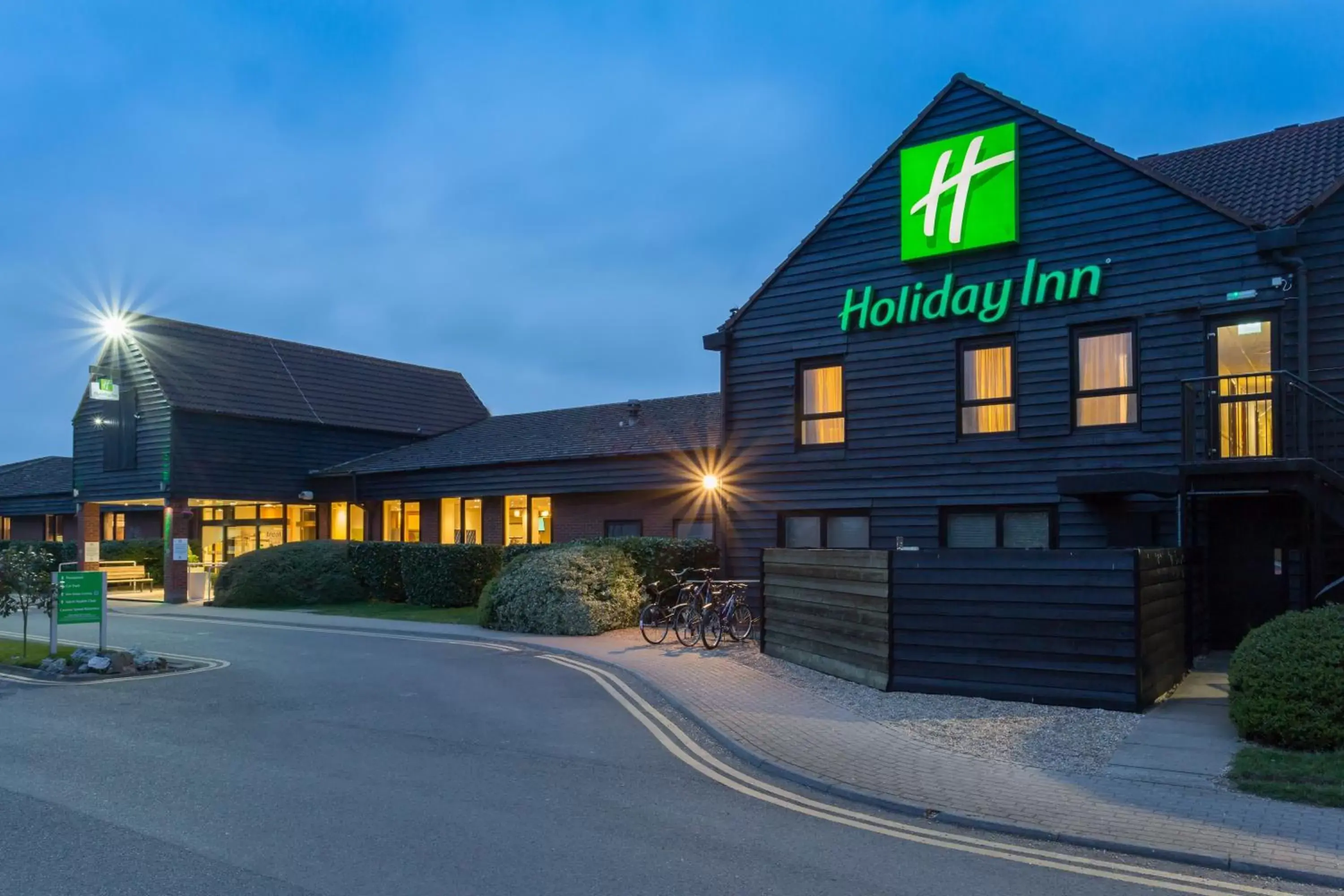 Property Building in Holiday Inn Cambridge, an IHG Hotel