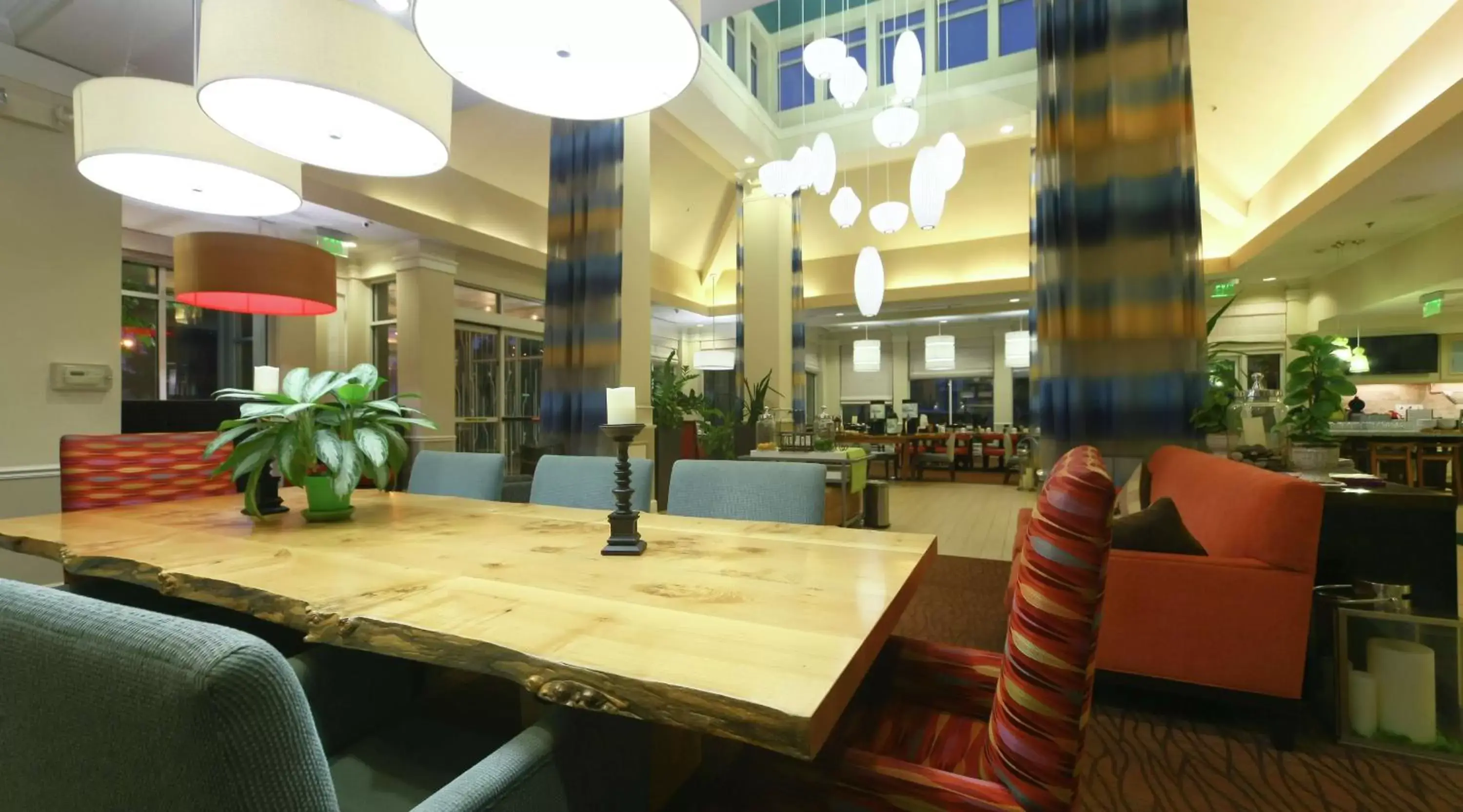 Lobby or reception, Restaurant/Places to Eat in Hilton Garden Inn Secaucus/Meadowlands