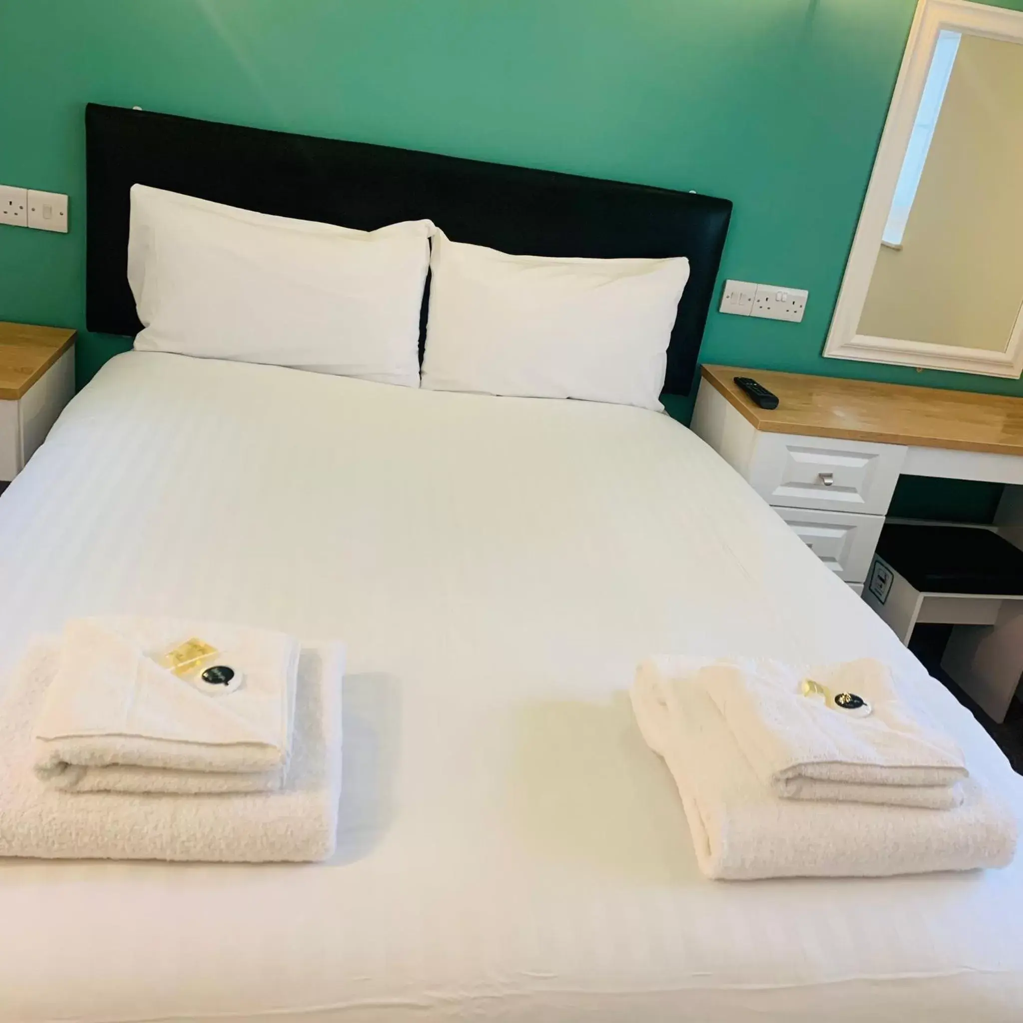 Double Room in Talbot Hotel Double Room in Talbot Hotel