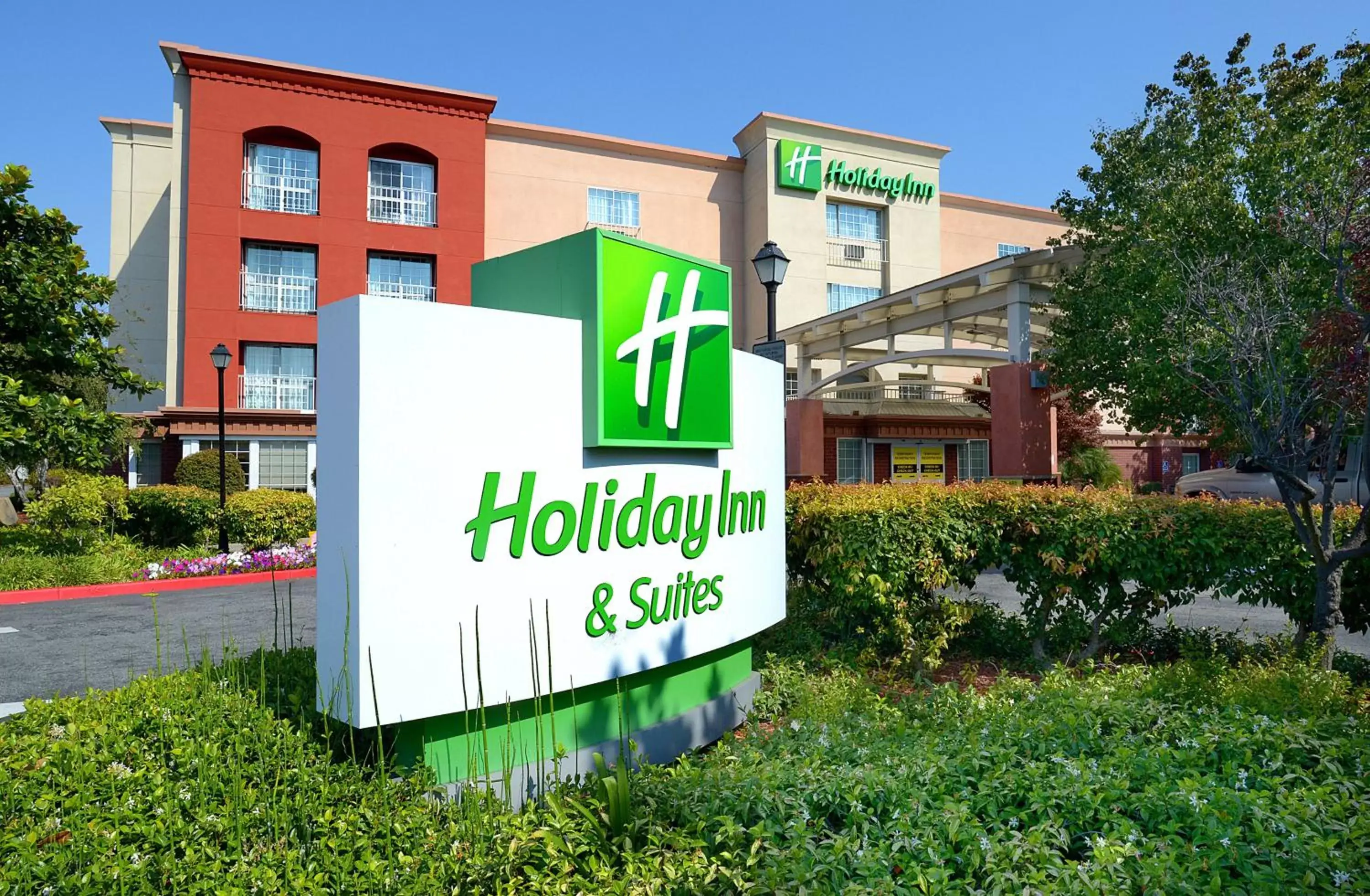 Property Building in Holiday Inn & Suites San Mateo - SFO, an IHG Hotel