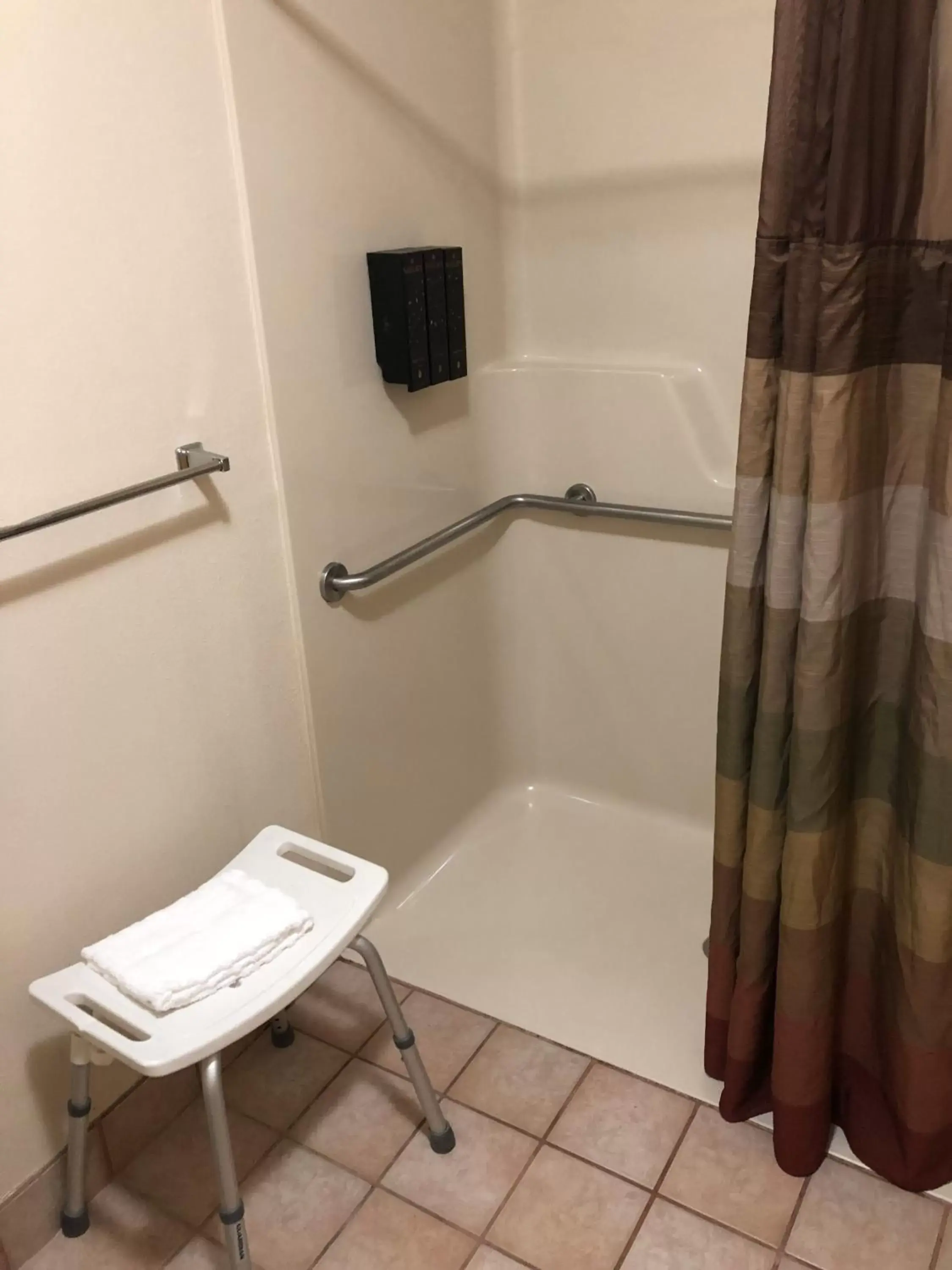 Bathroom in Best Western Dallas Inn & Suites