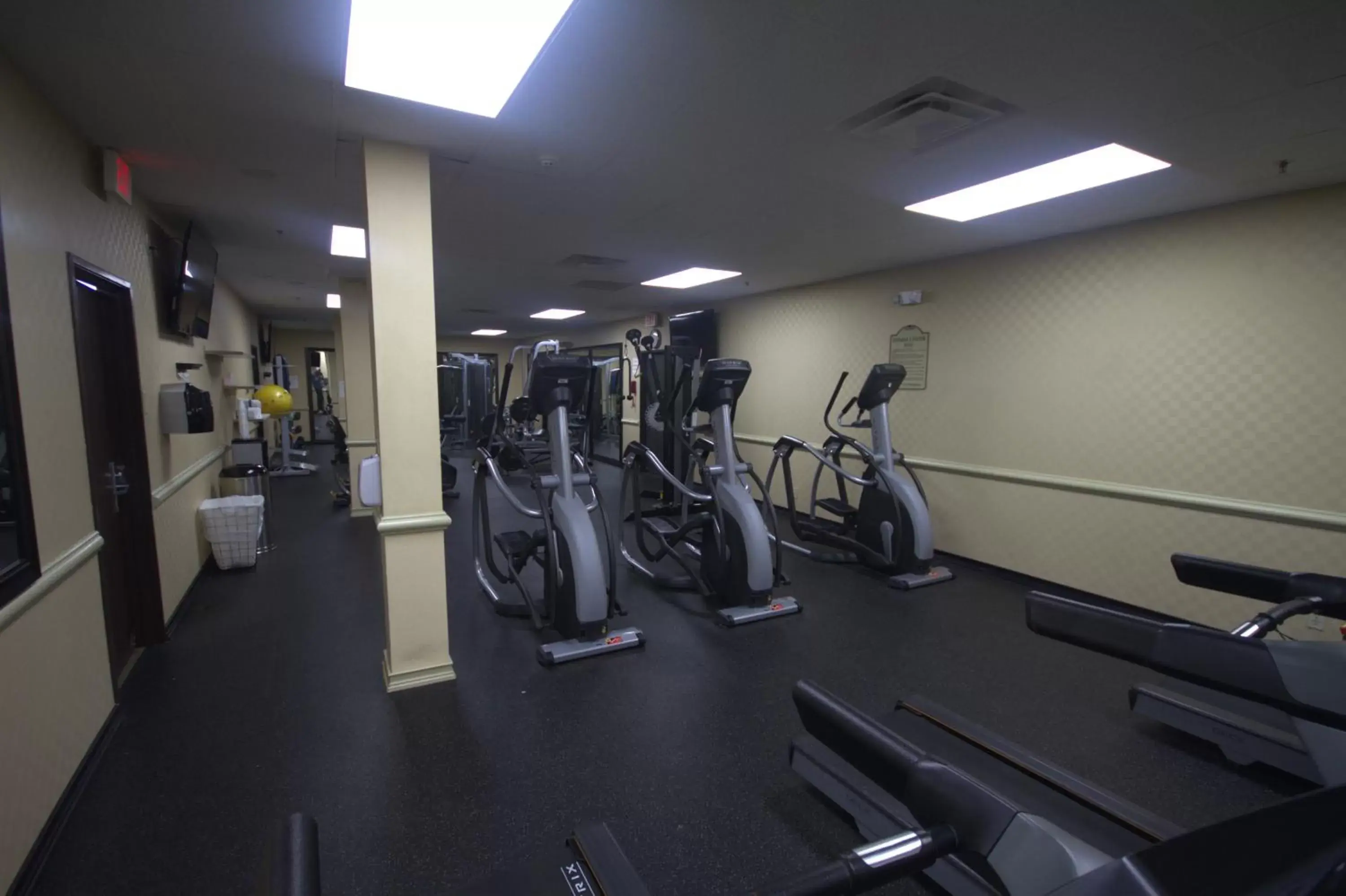 Fitness centre/facilities, Fitness Center/Facilities in Atrium Hotel and Suites DFW Airport