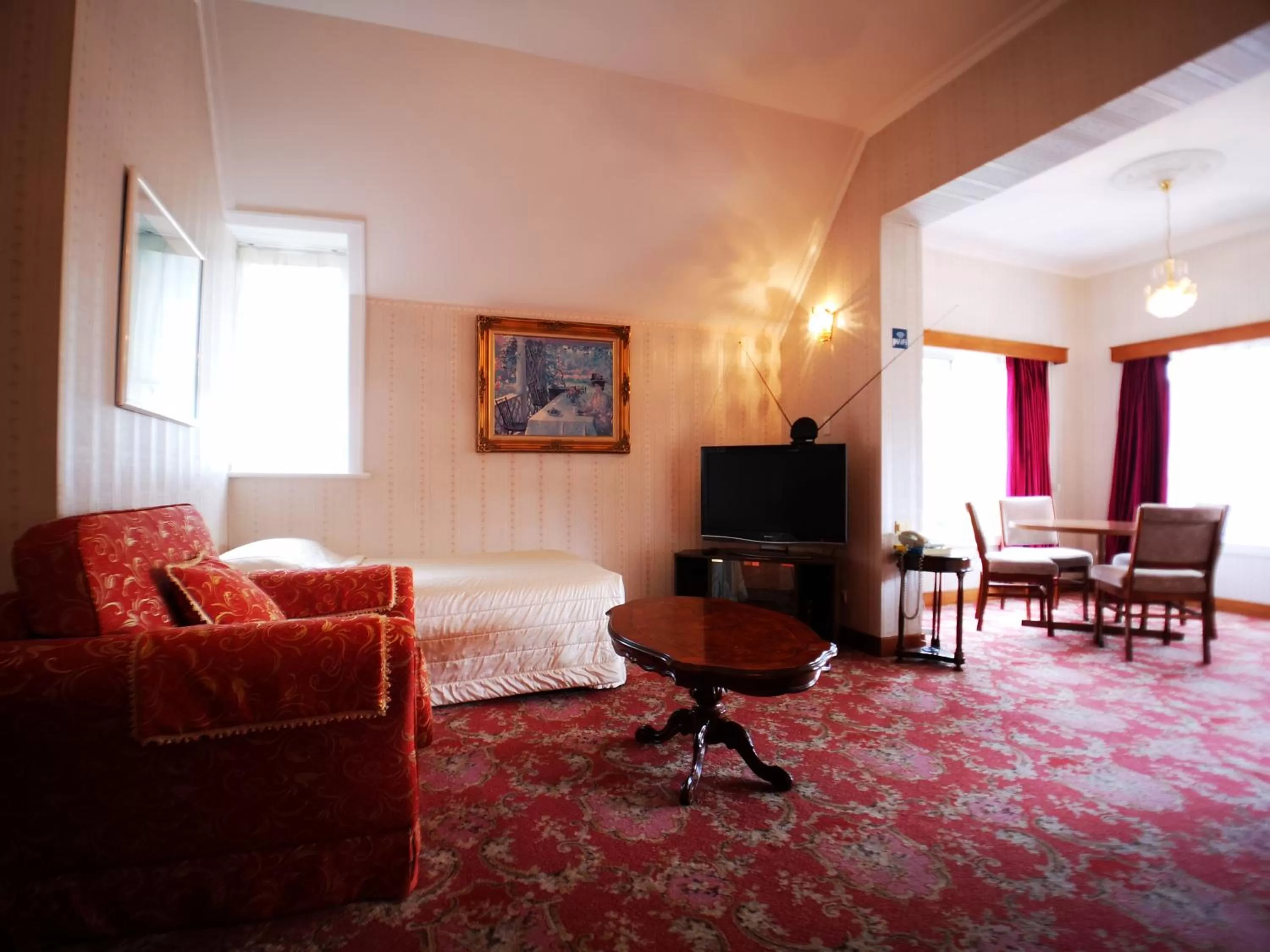 Motel Mayfair on Cavell