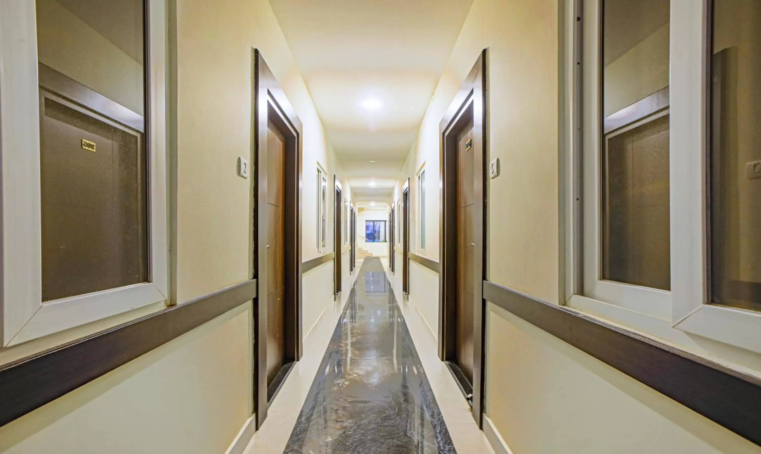 Lobby or reception in Treebo Naaz Royal Lobby or reception in Treebo Naaz Royal