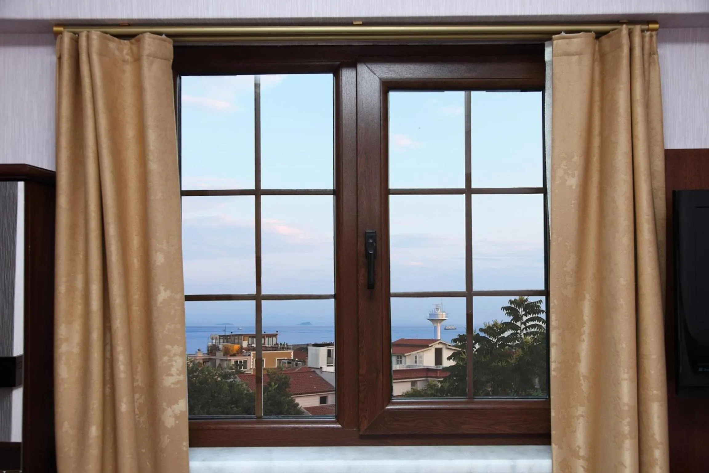 Bedroom, Sea View in Divalis Hotel