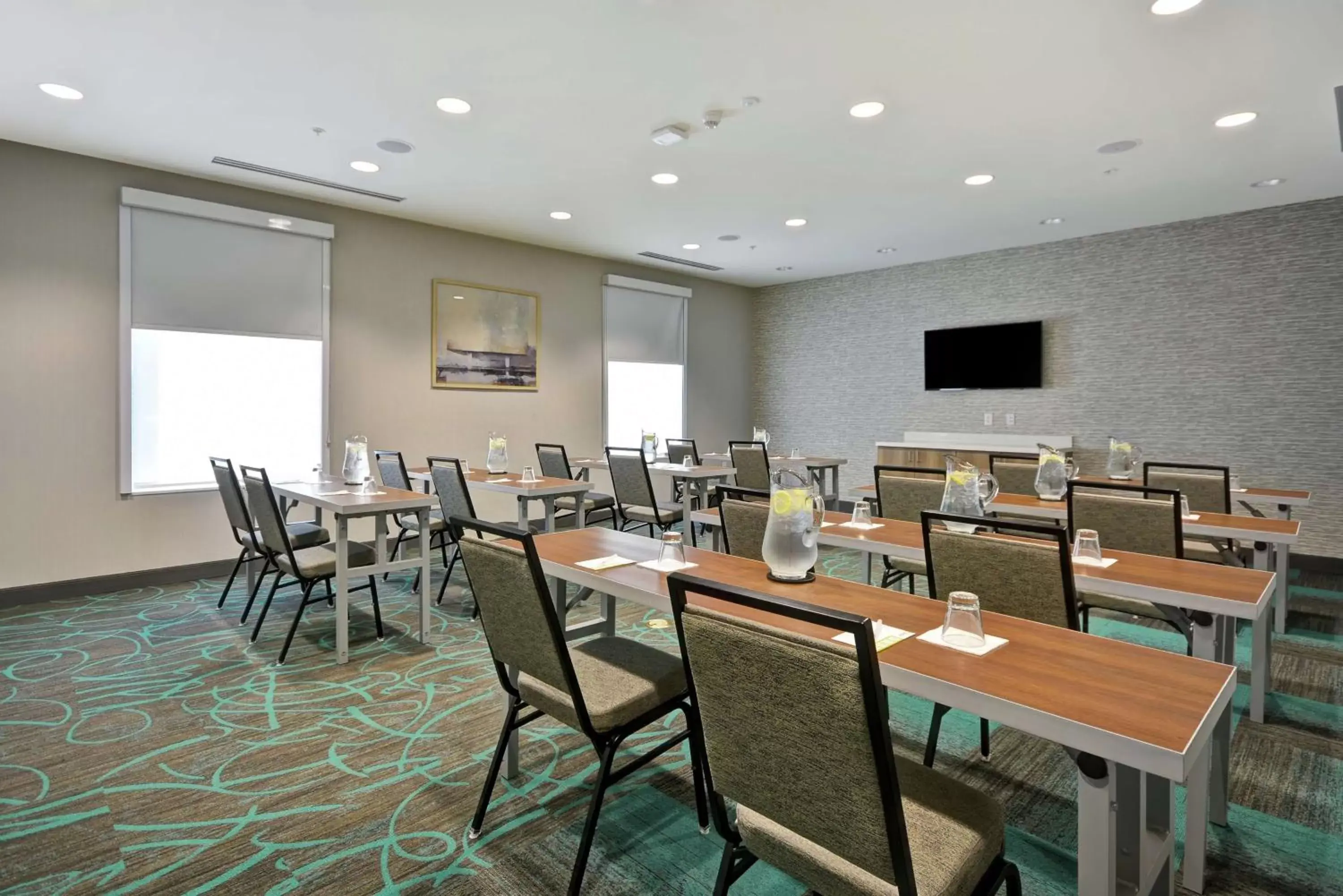 Meeting/conference room, Restaurant/Places to Eat in Home2 Suites by Hilton Queensbury Lake George