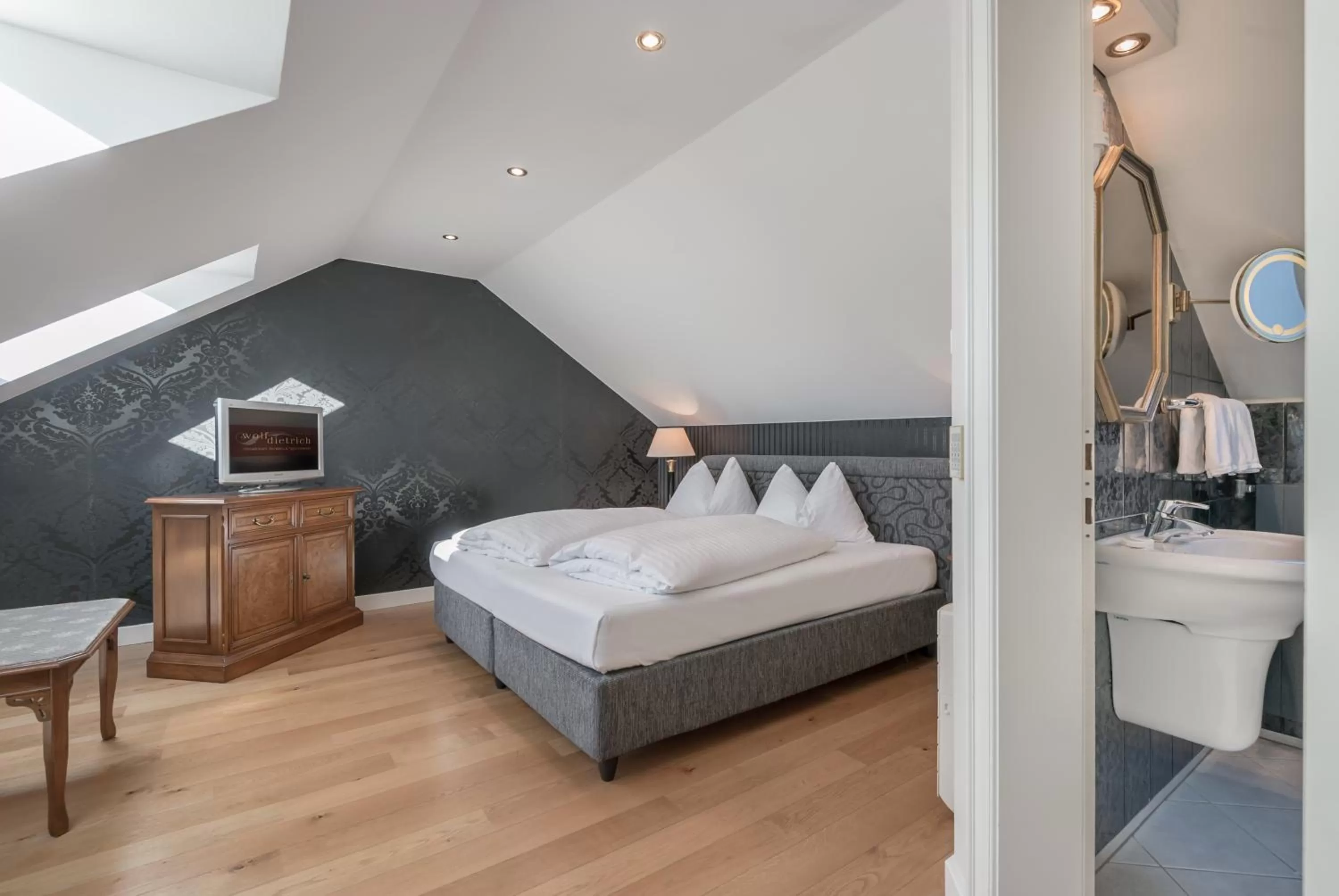 Photo of the whole room, Bed in Altstadthotel Wolf-Dietrich