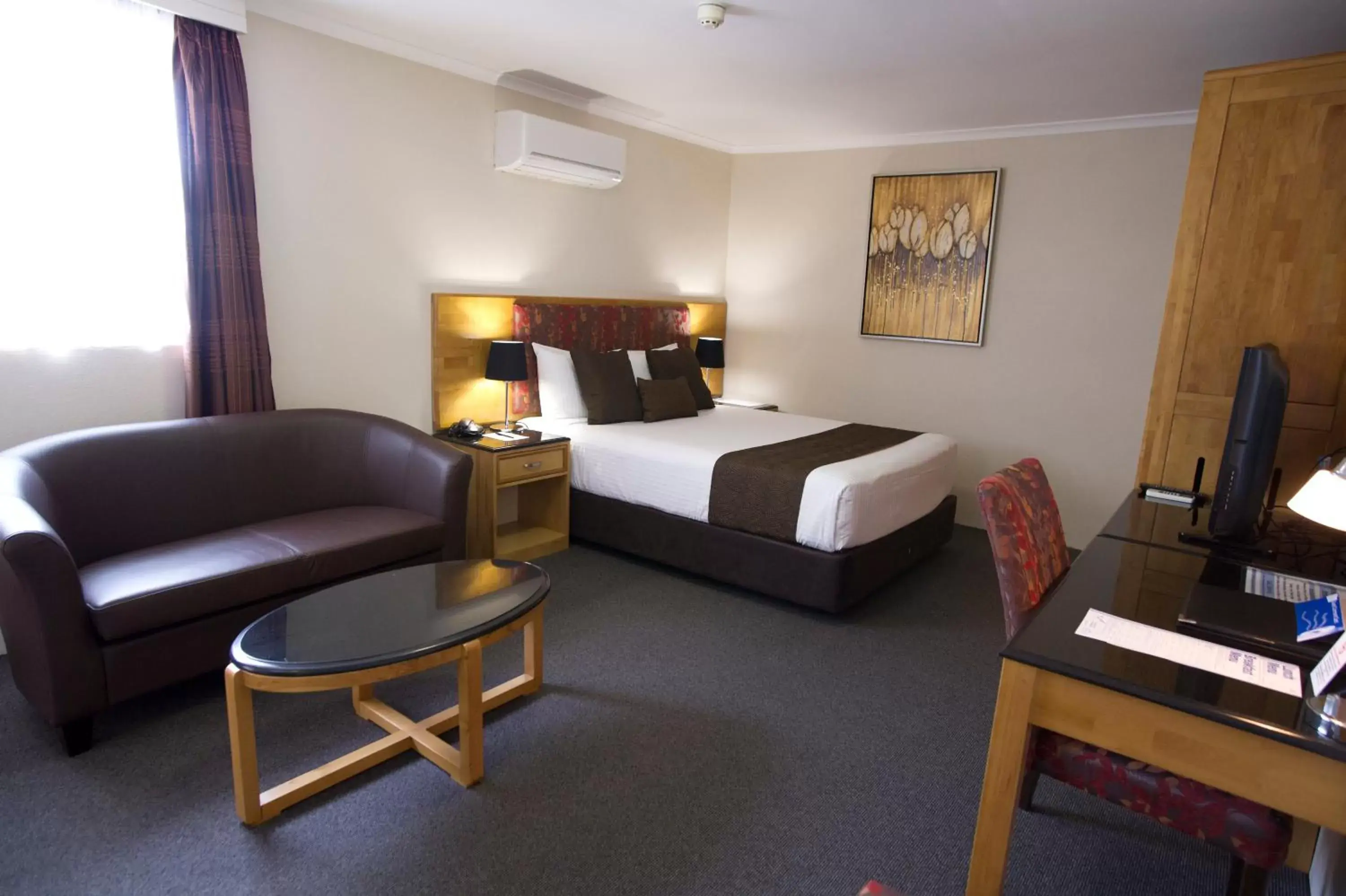 Photo of the whole room, Bed in Noah's Mid City Motor Inn Muswellbrook