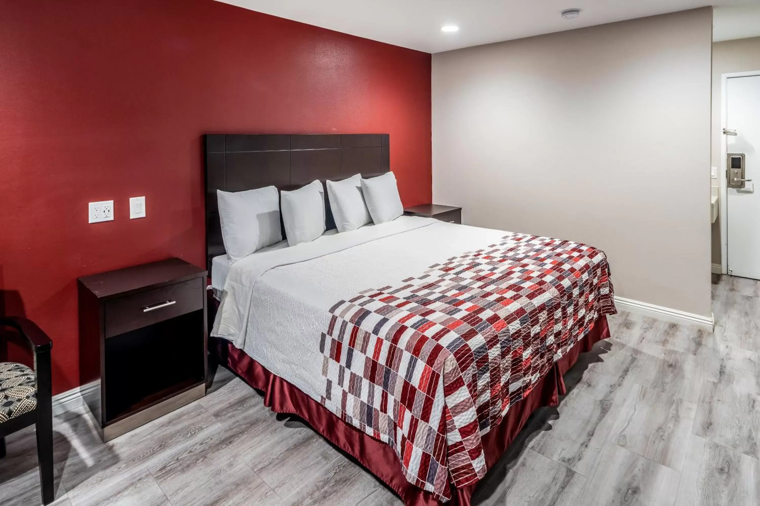 Photo of the whole room, Bed in Red Roof Inn St George, UT - Convention Center Photo of the whole room, Bed in Red Roof Inn St George, UT - Convention Center