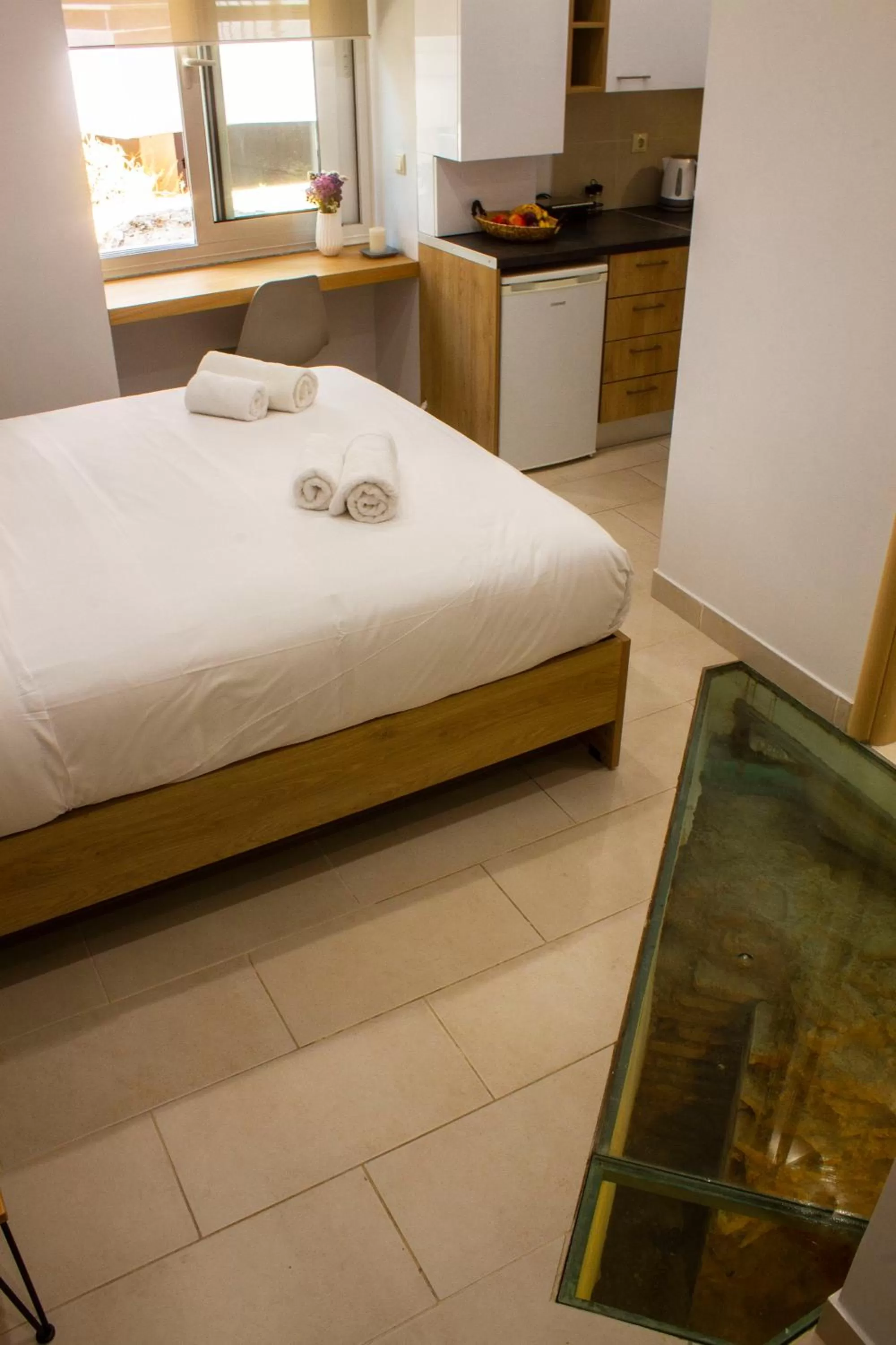 Bed in 12 Keys Athens Apartments